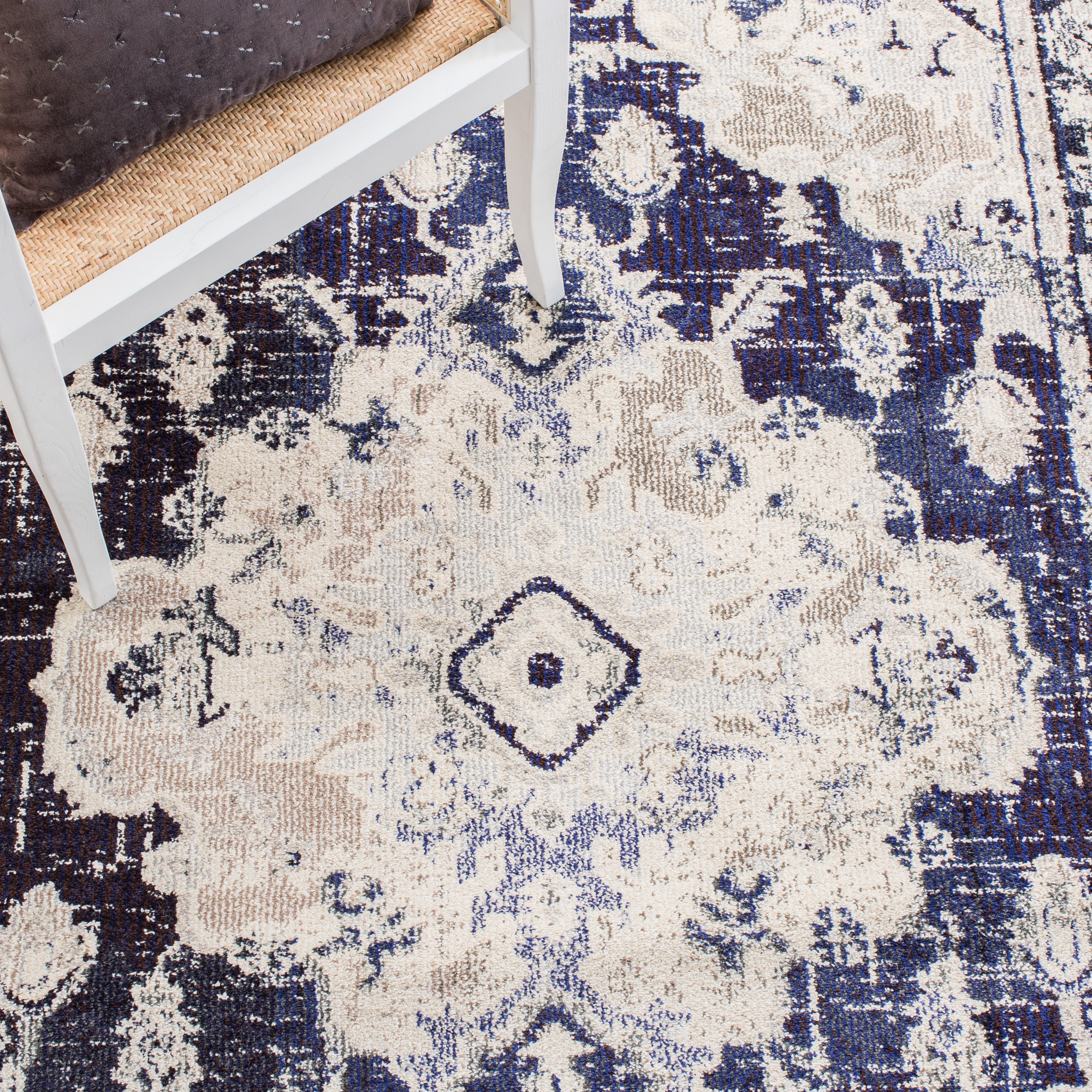 IVORY / NAVY