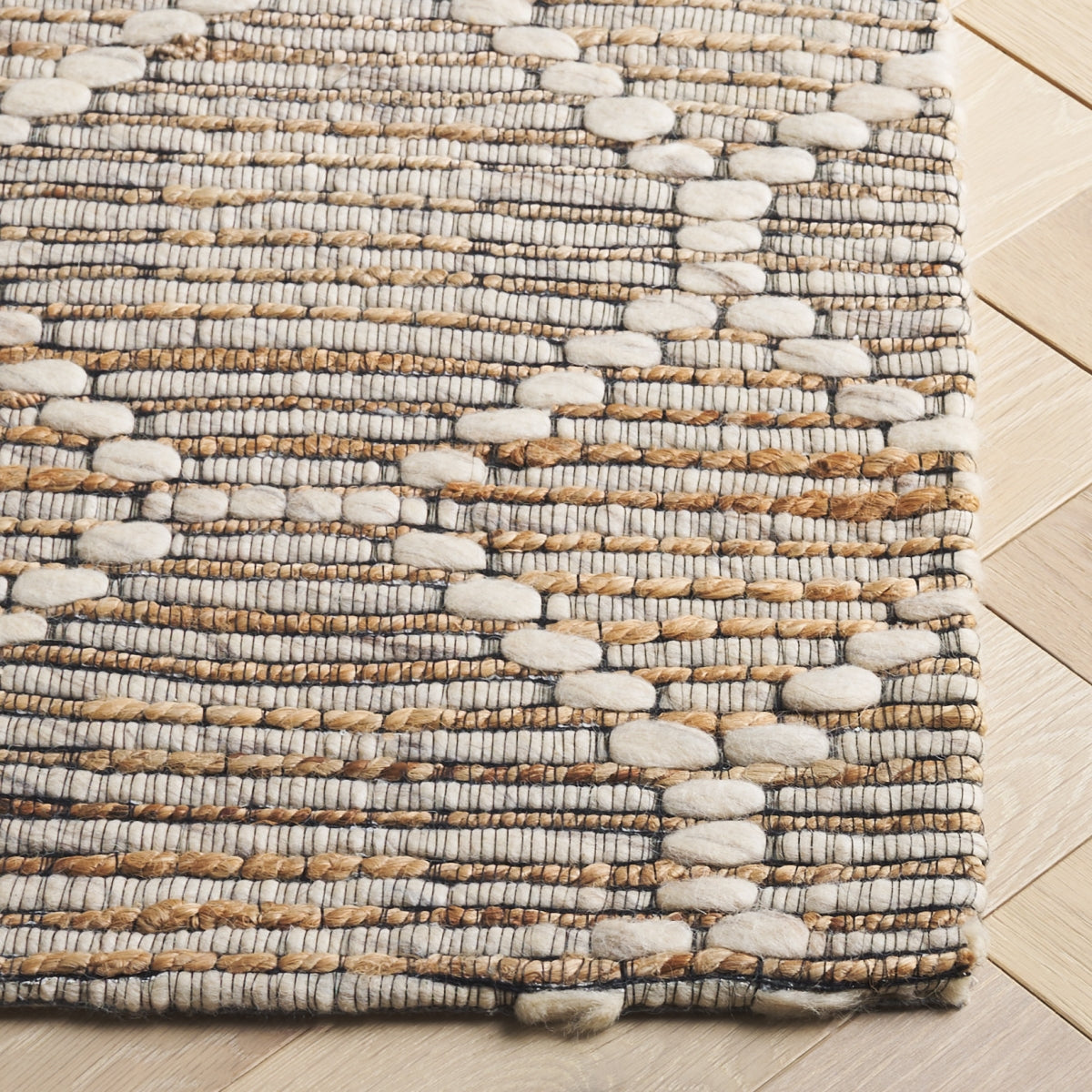 BEIGE / IVORY