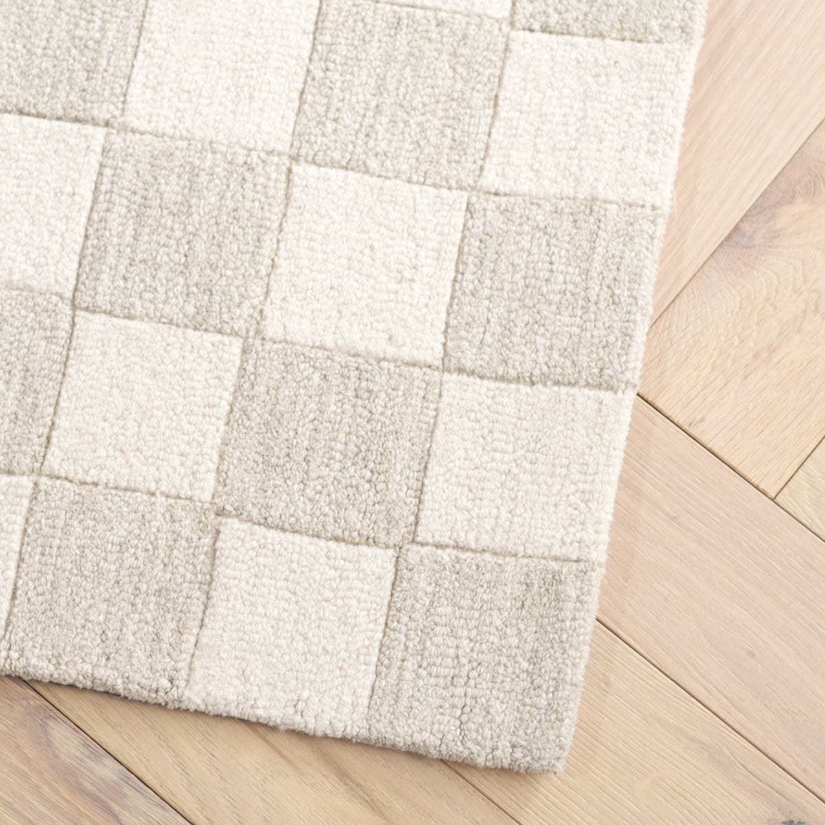 BEIGE / IVORY