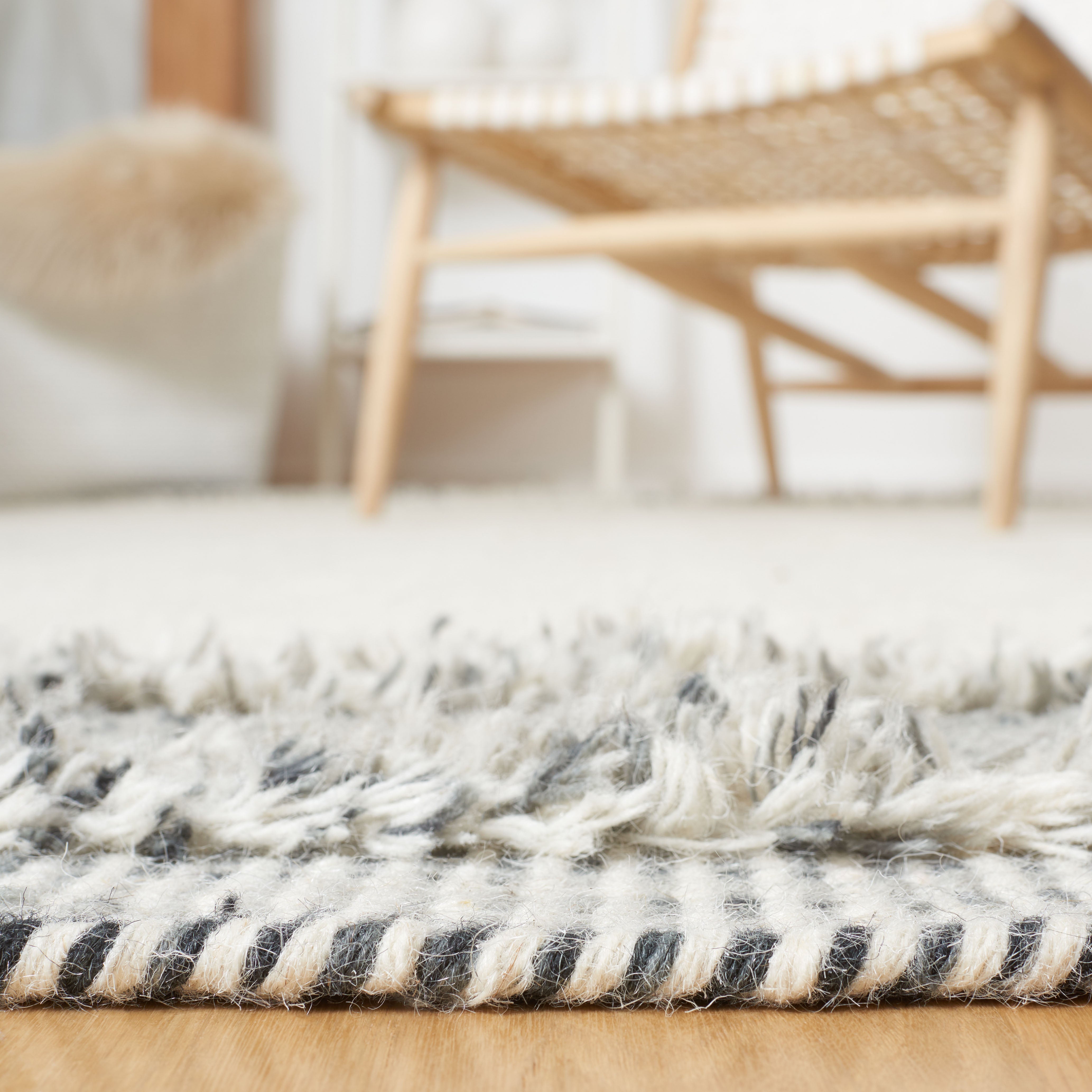 IVORY / GREY
