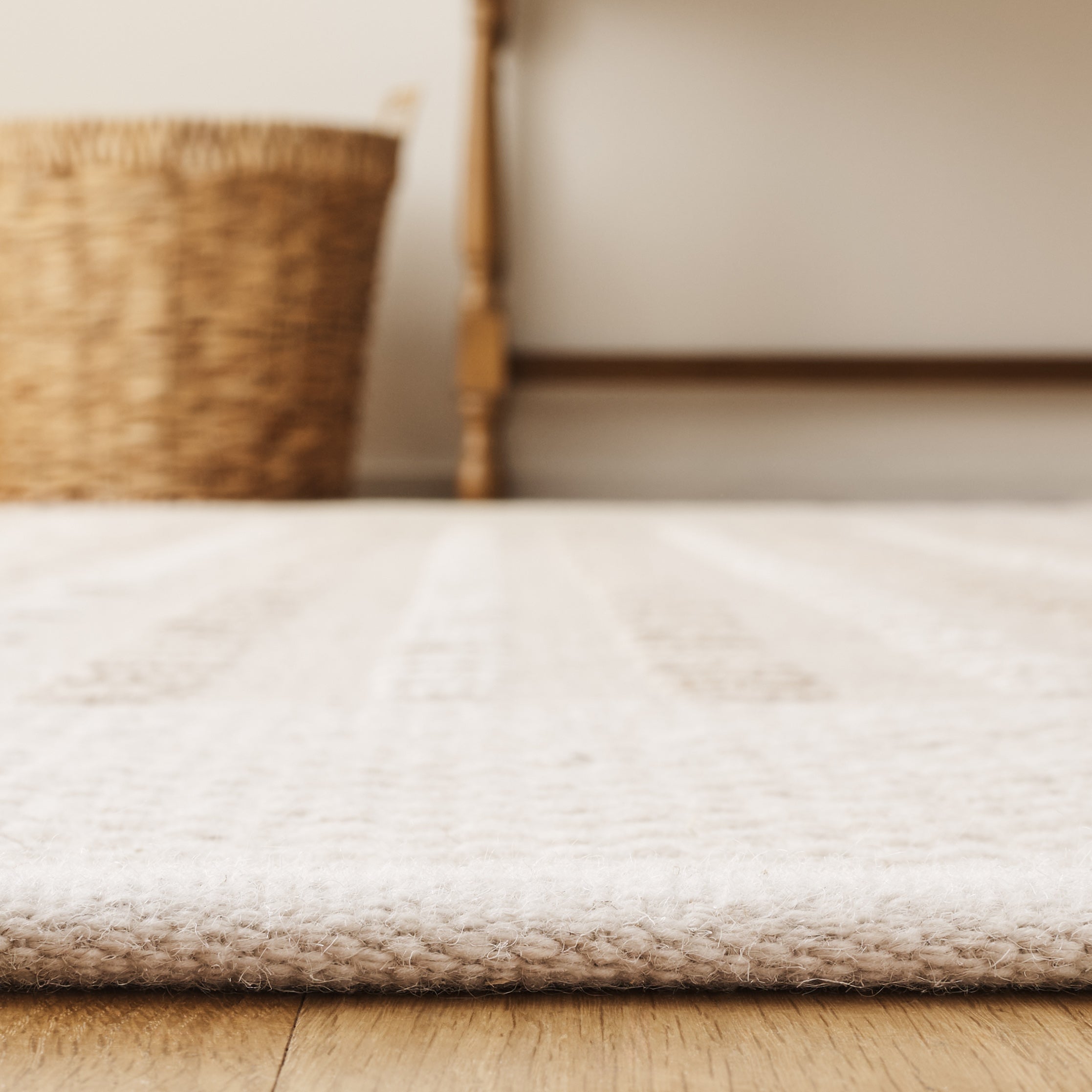 BEIGE / IVORY