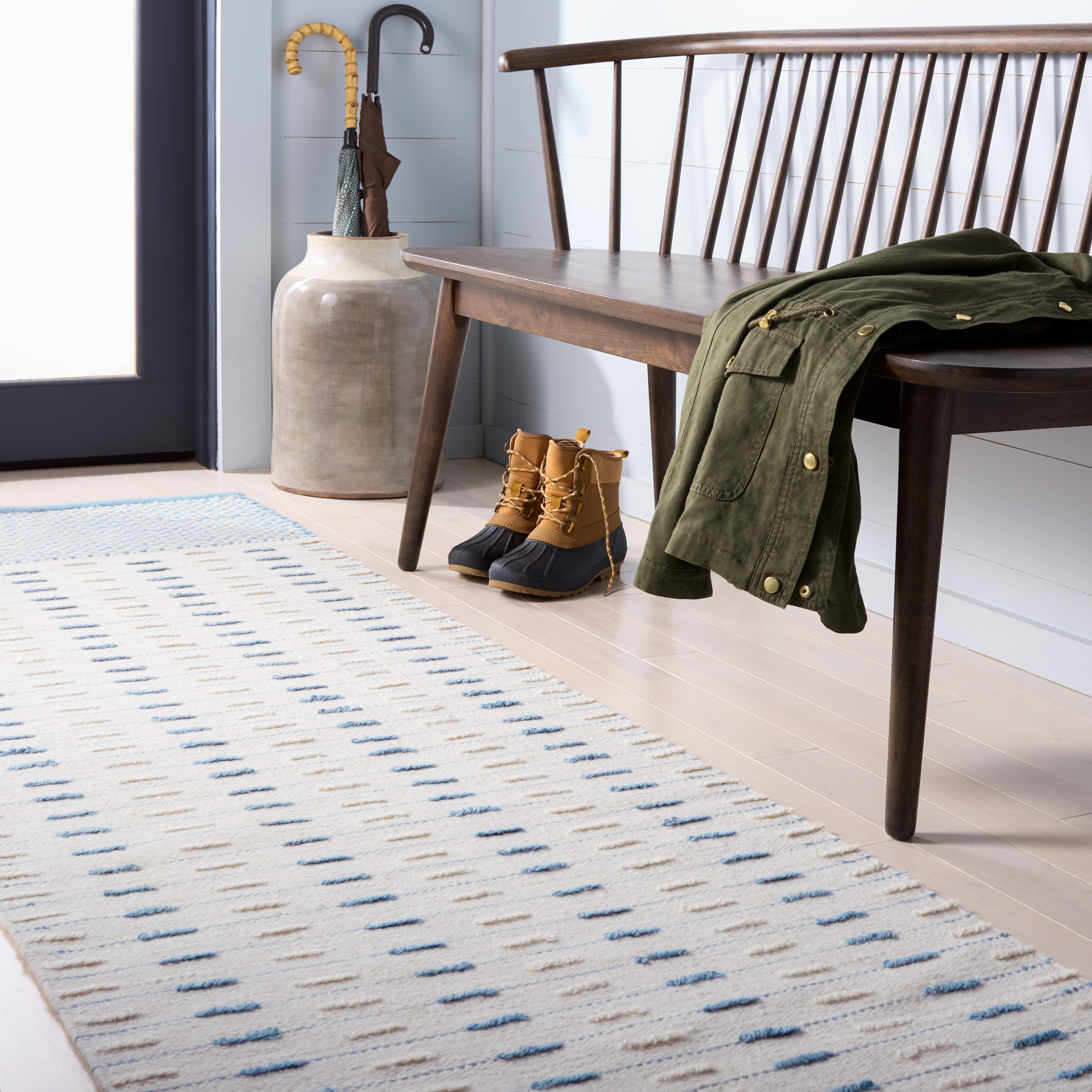 LIGHT BLUE / IVORY