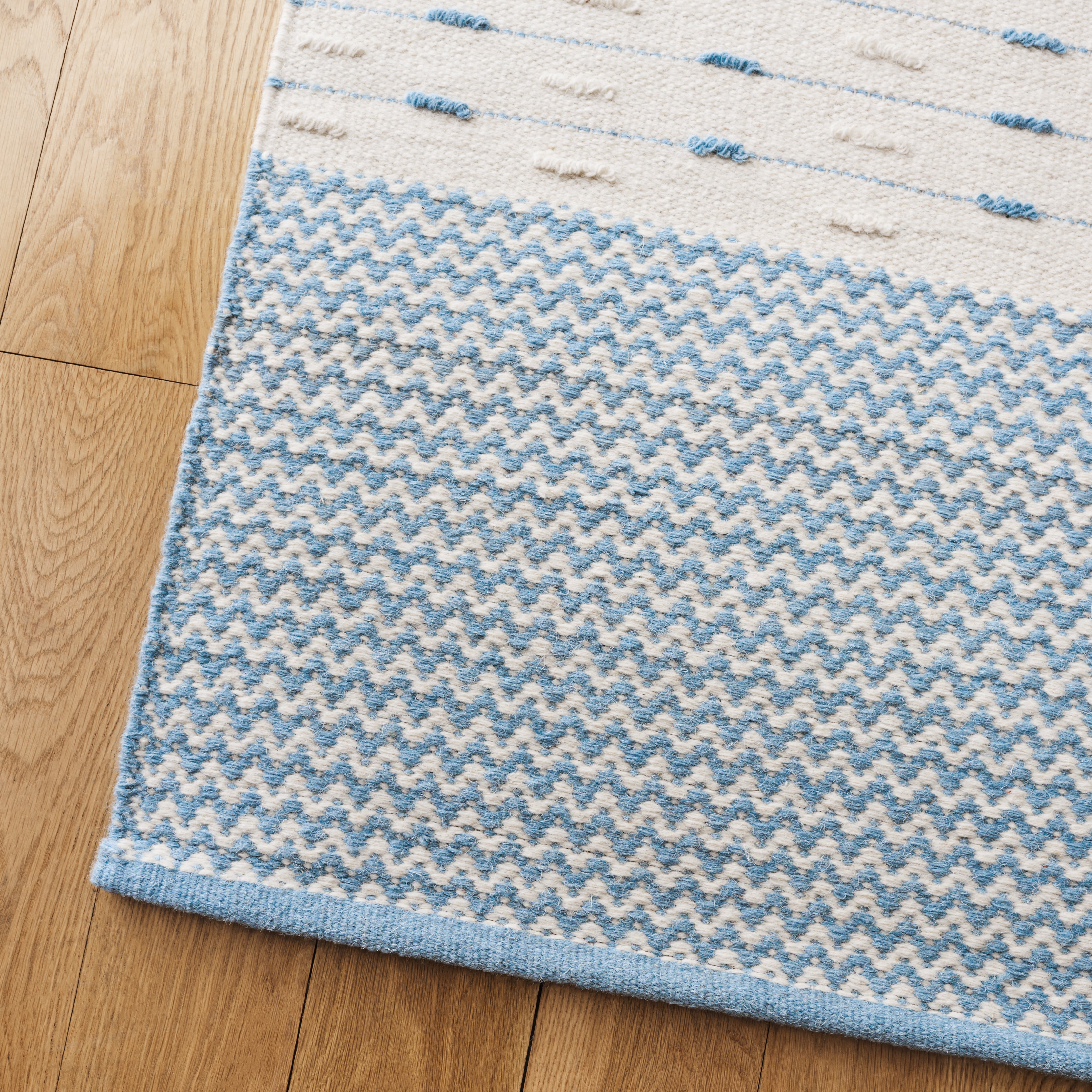 LIGHT BLUE / IVORY