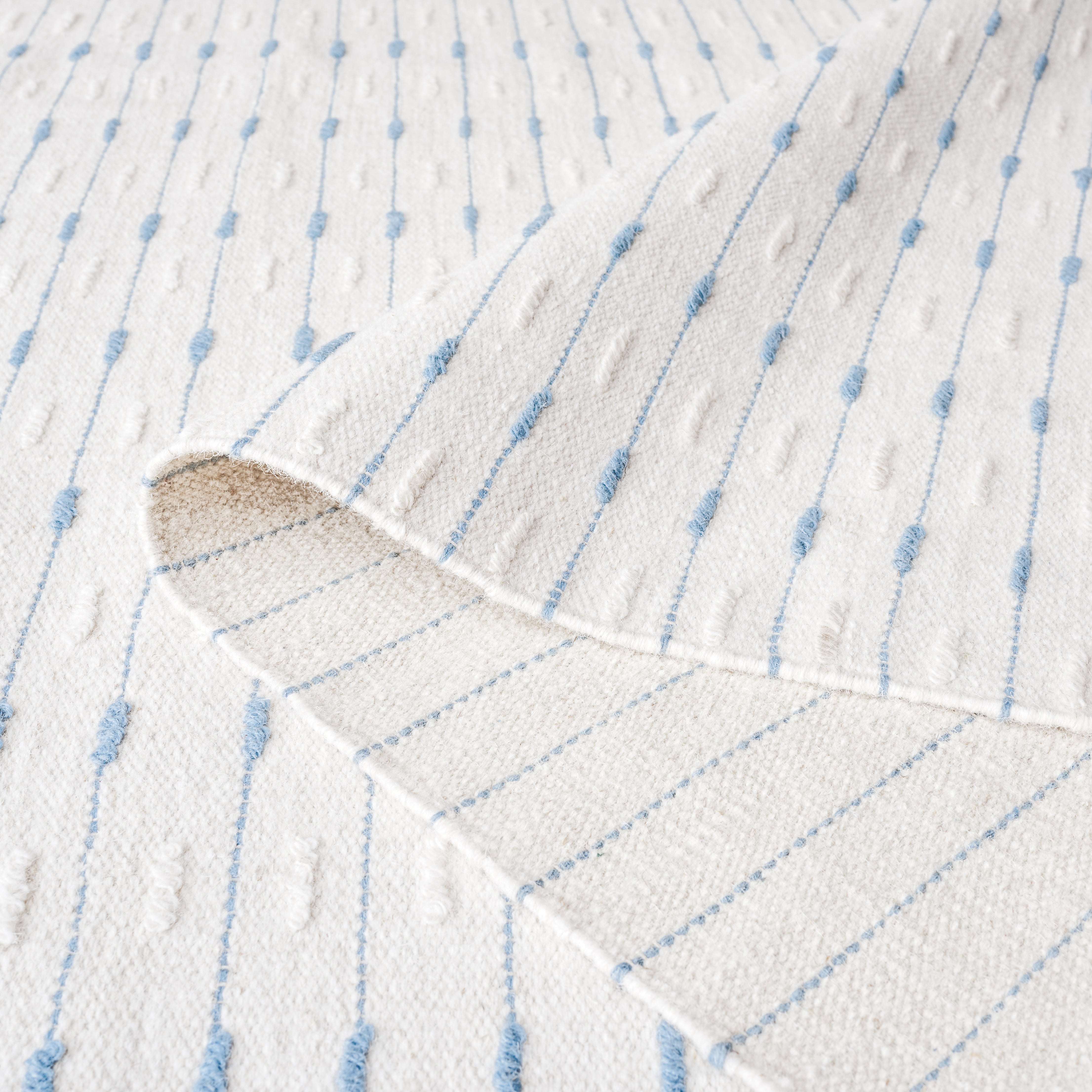 LIGHT BLUE / IVORY