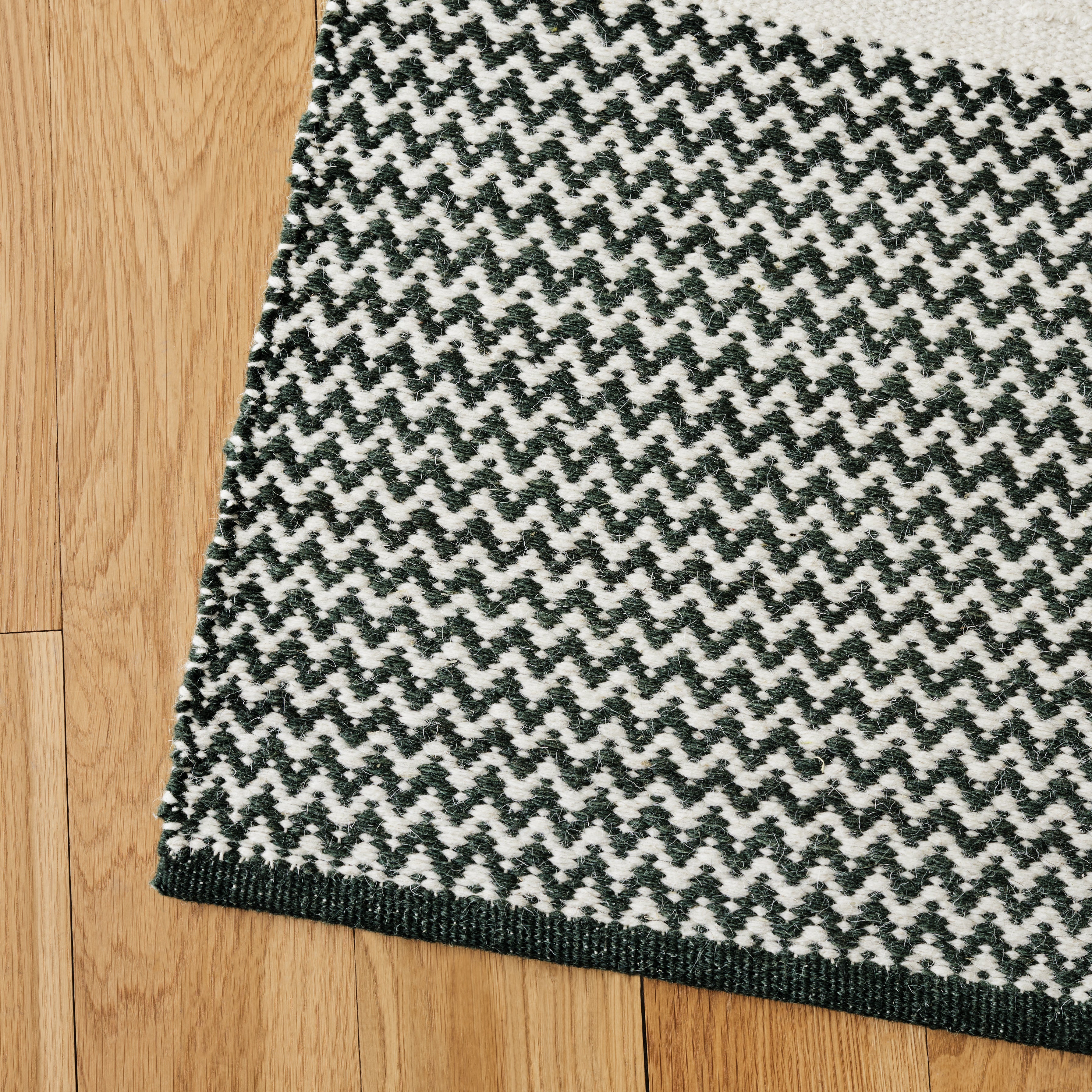 DARK GREEN / IVORY