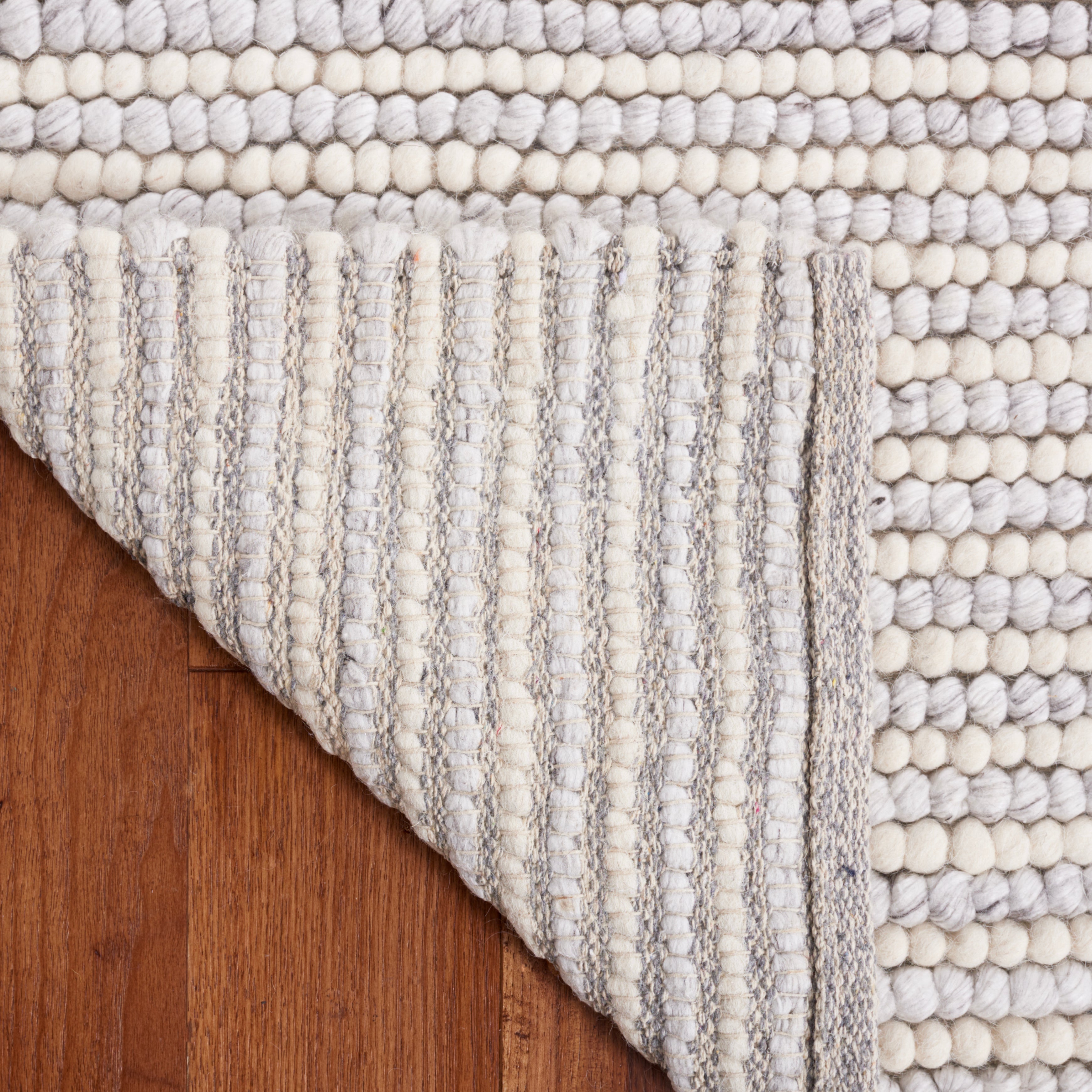 IVORY / LIGHT GREY