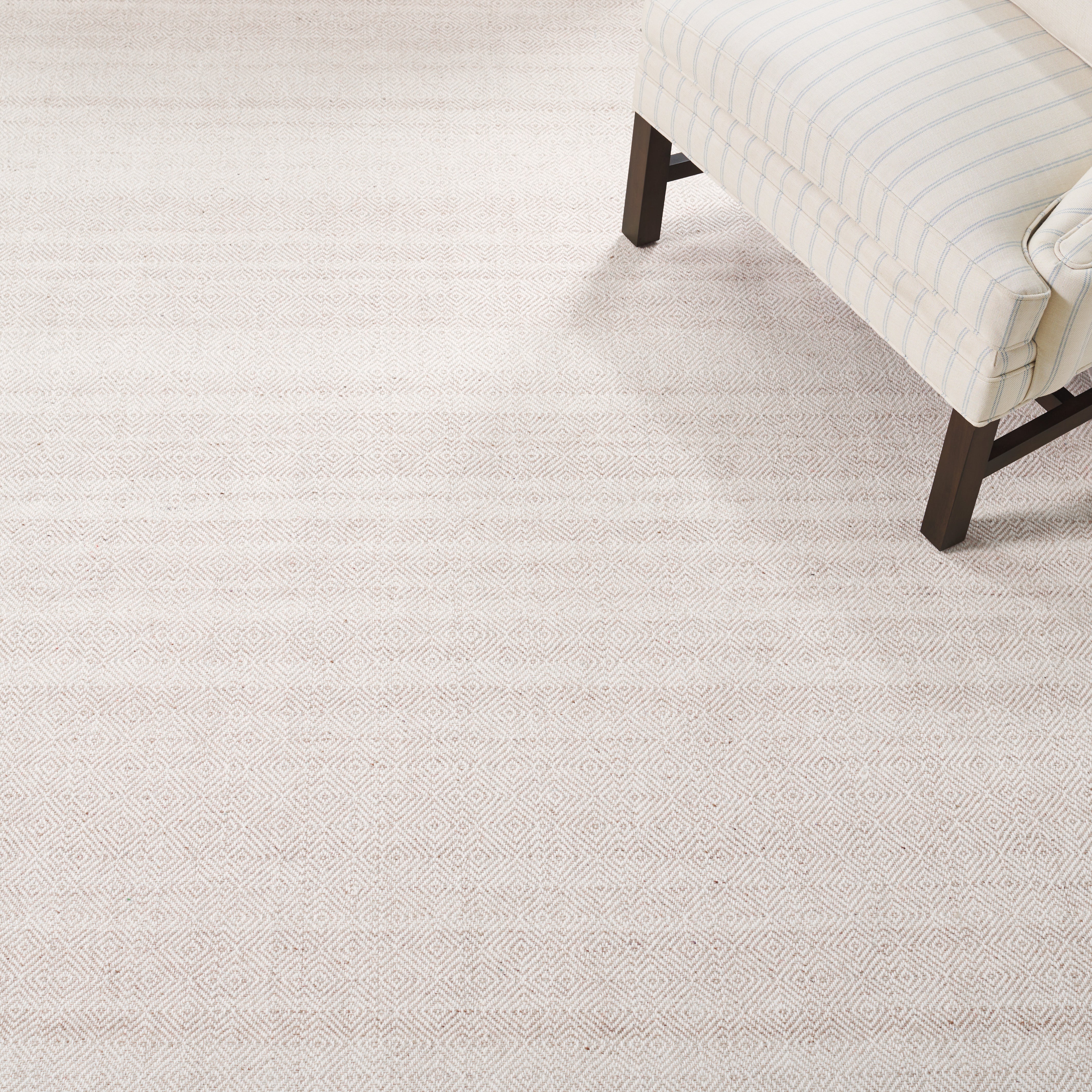BEIGE / IVORY