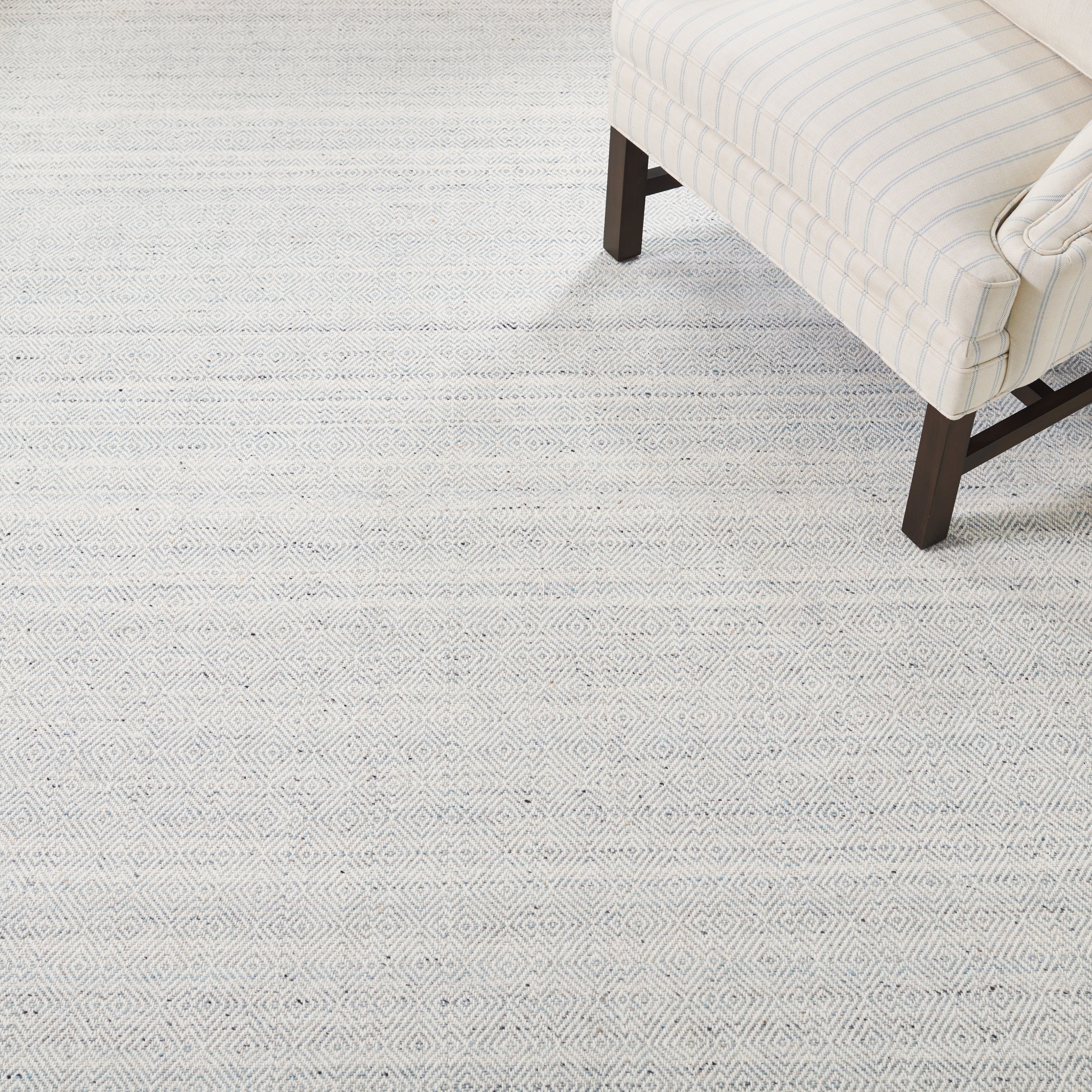 LIGHT BLUE / IVORY