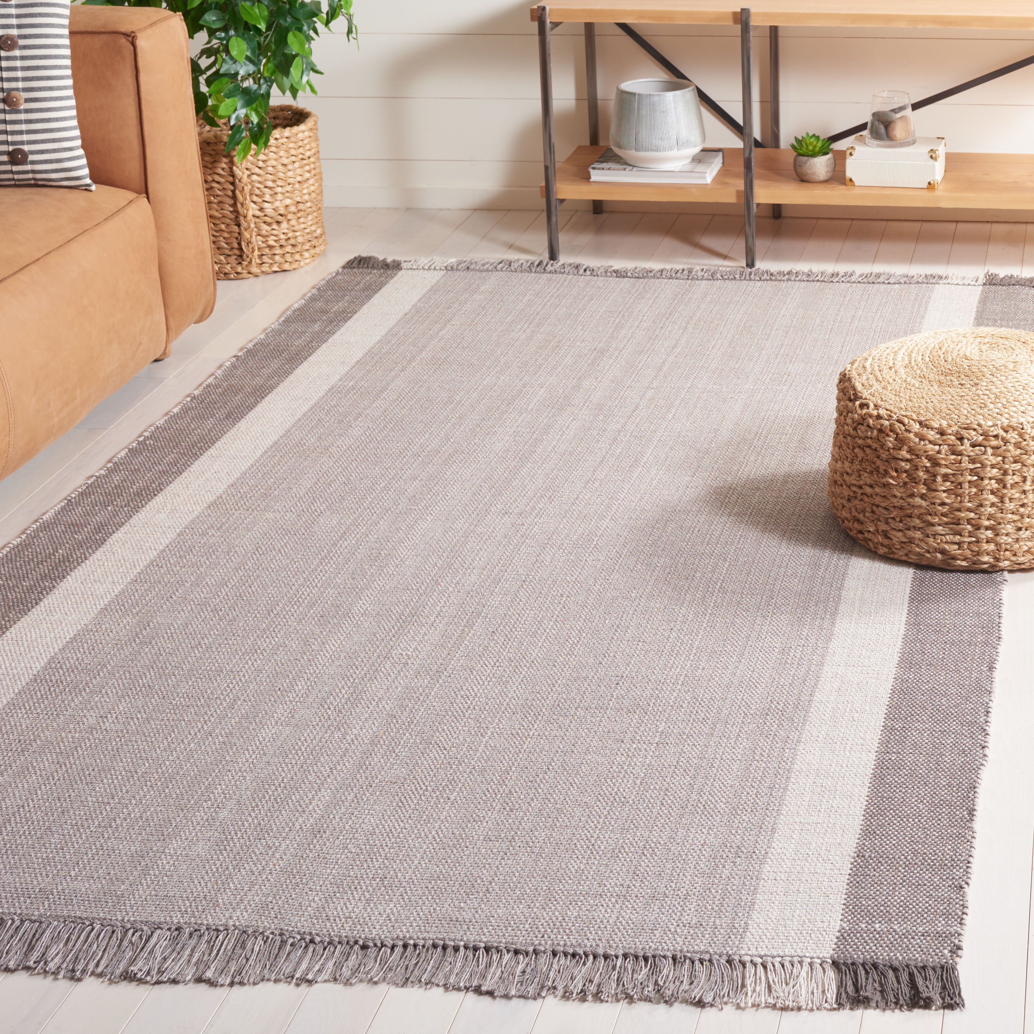 MONTAUK 301 – IVORY / GREY