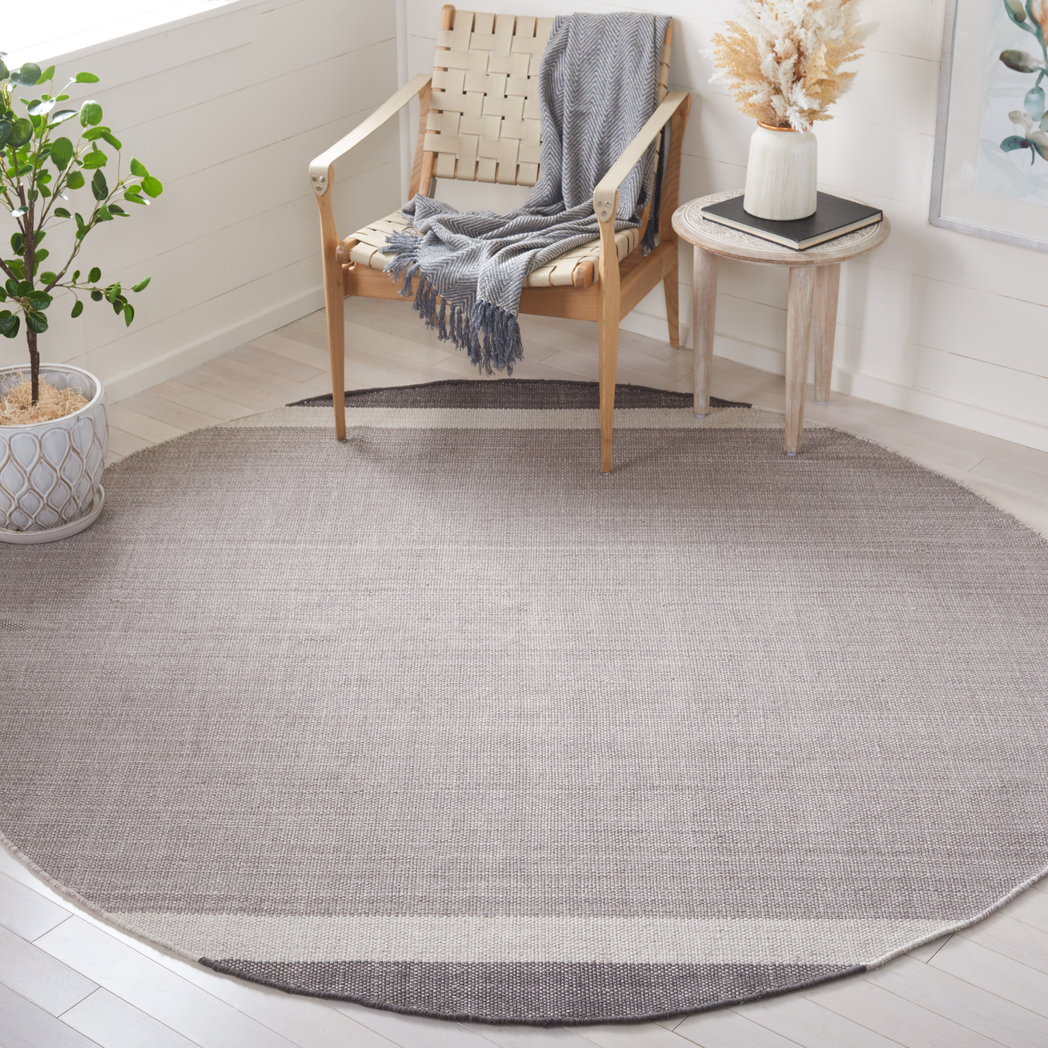 MONTAUK 301 – IVORY / GREY
