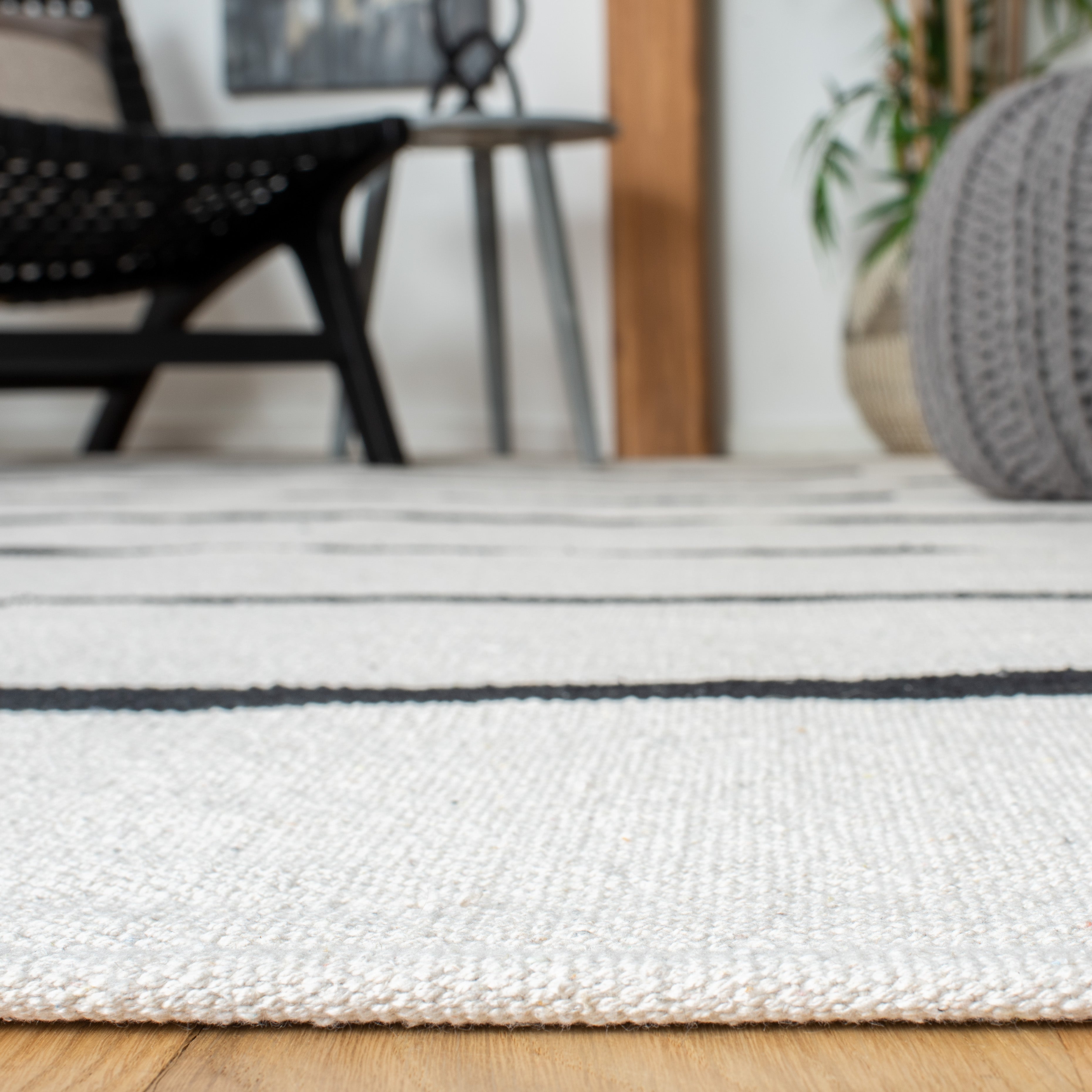 MONTAUK 311 – IVORY / BLACK