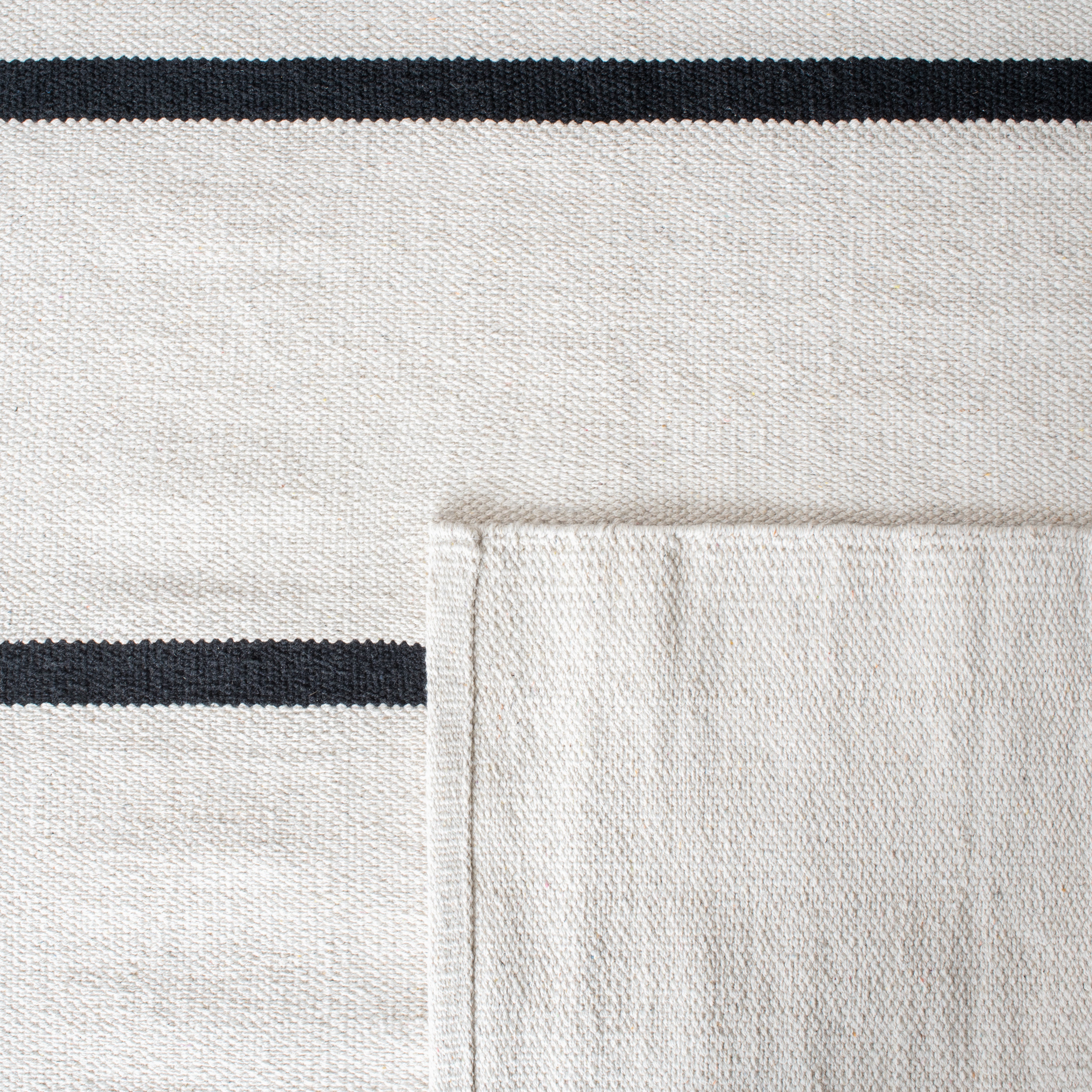 MONTAUK 311 – IVORY / BLACK