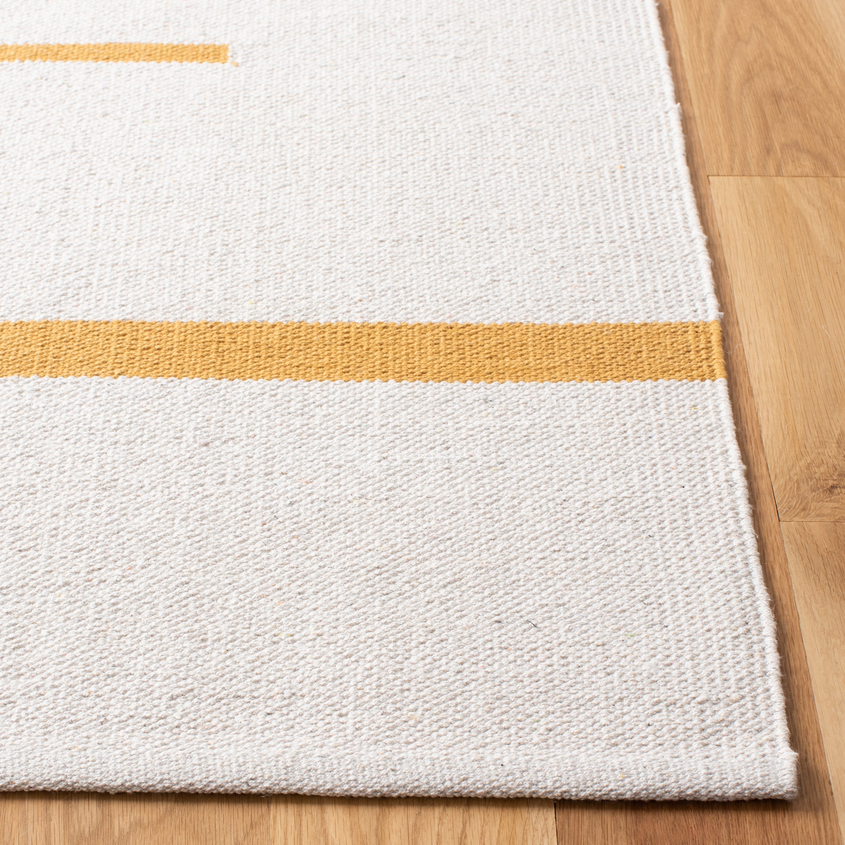 MONTAUK 311 – IVORY / GOLD