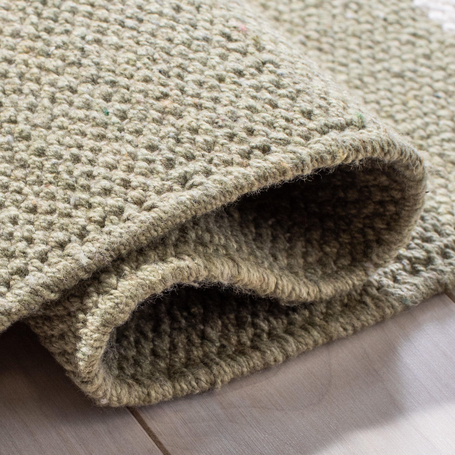 MONTAUK 311 – LIGHT GREEN / IVORY