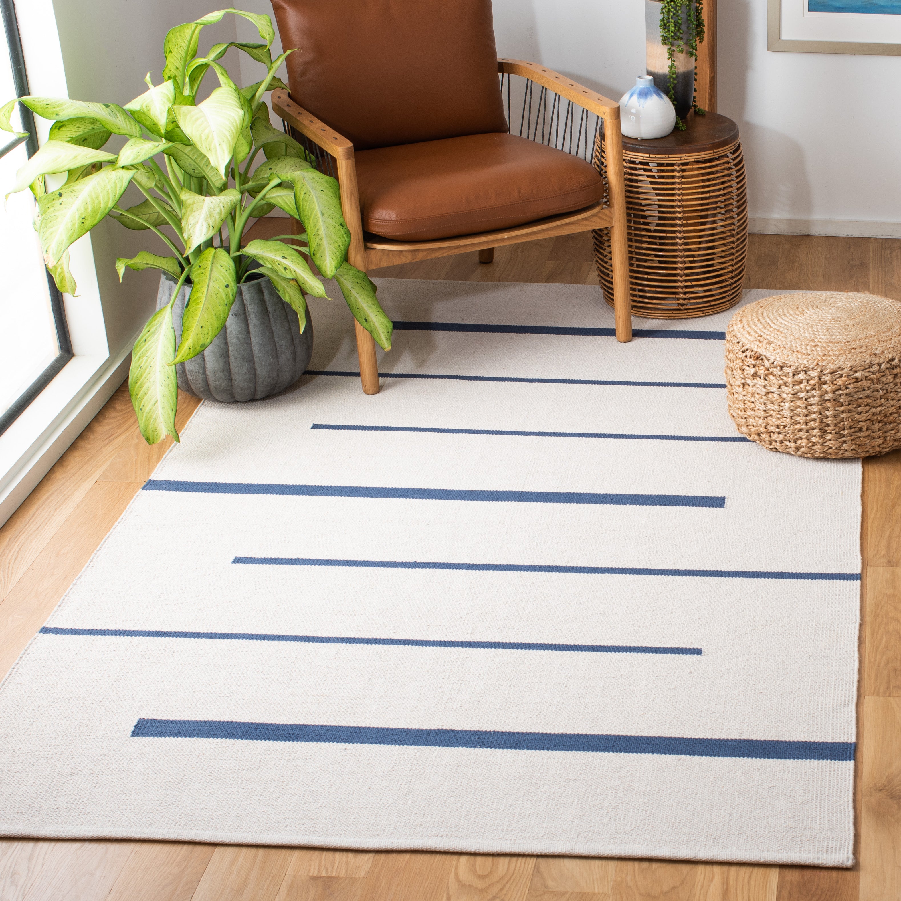 MONTAUK 311 – IVORY / NAVY