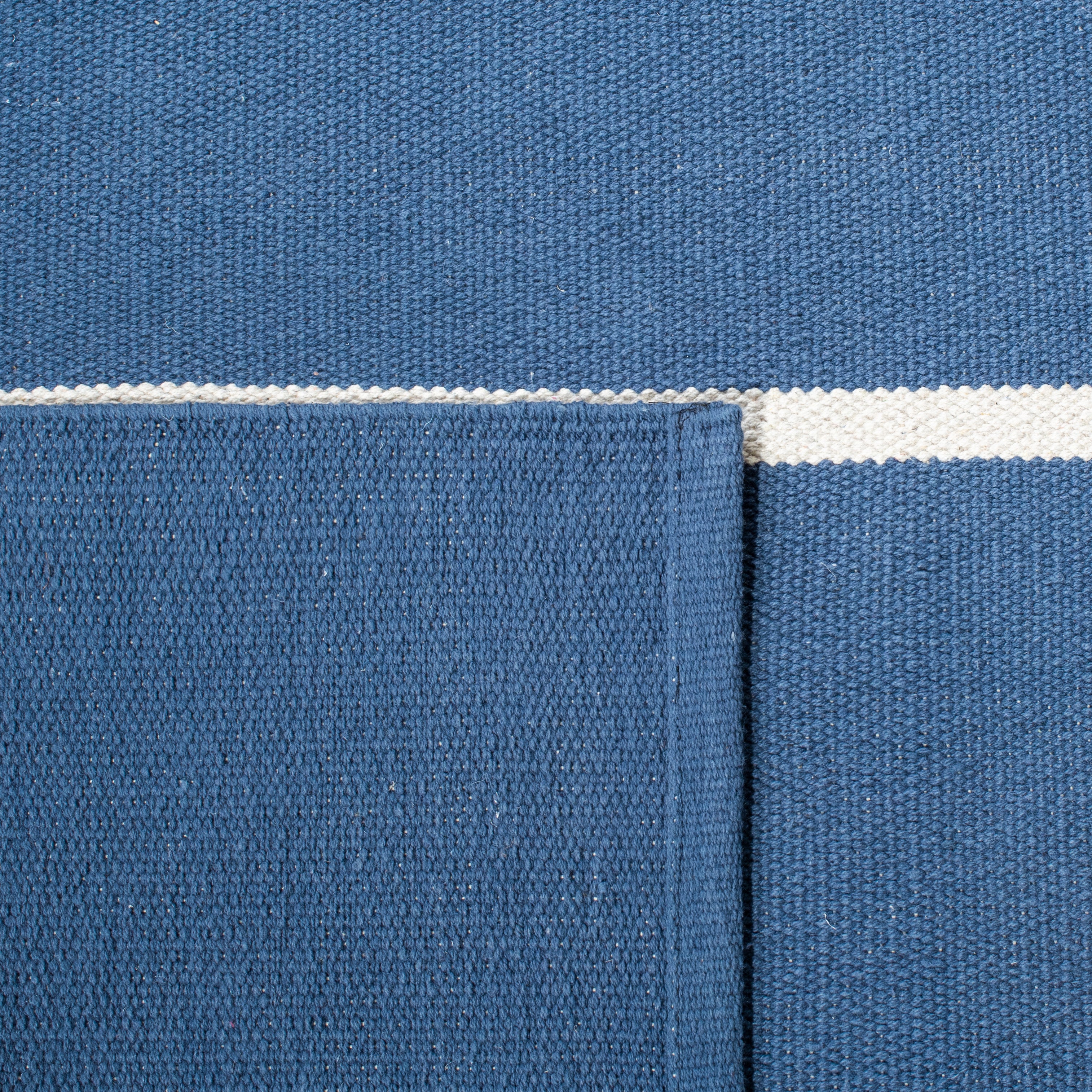 MONTAUK 311 – NAVY / IVORY