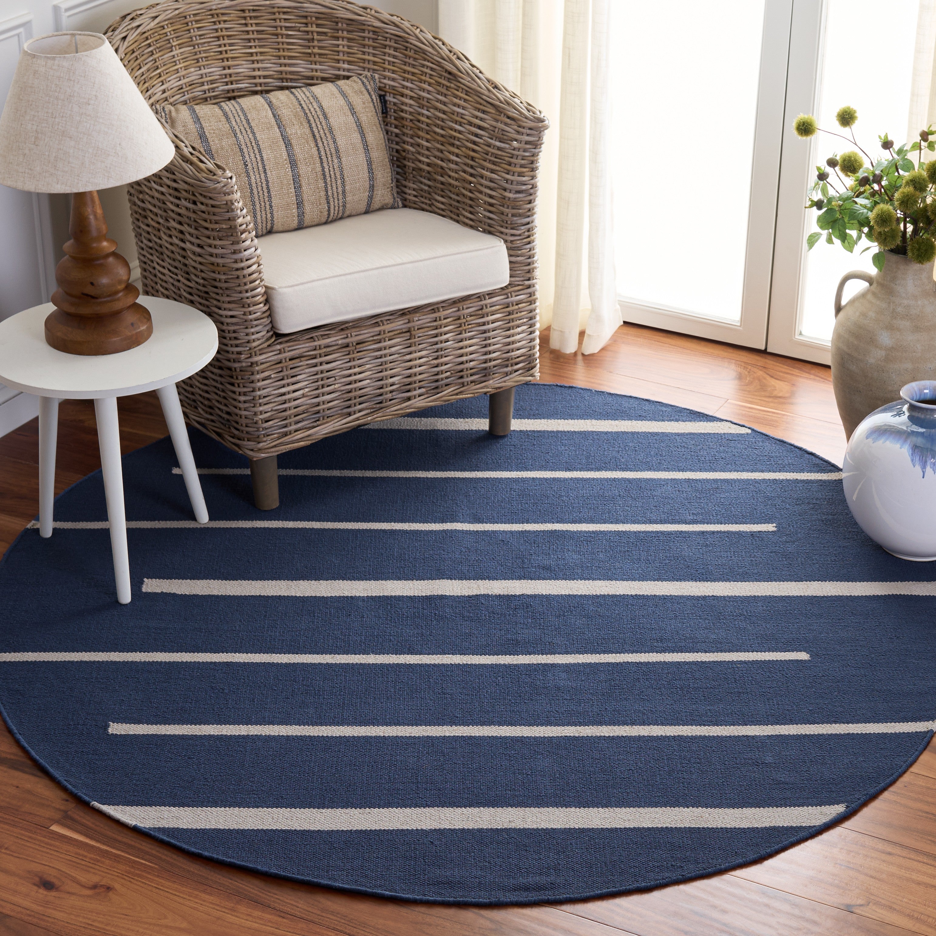 MONTAUK 311 – NAVY / IVORY