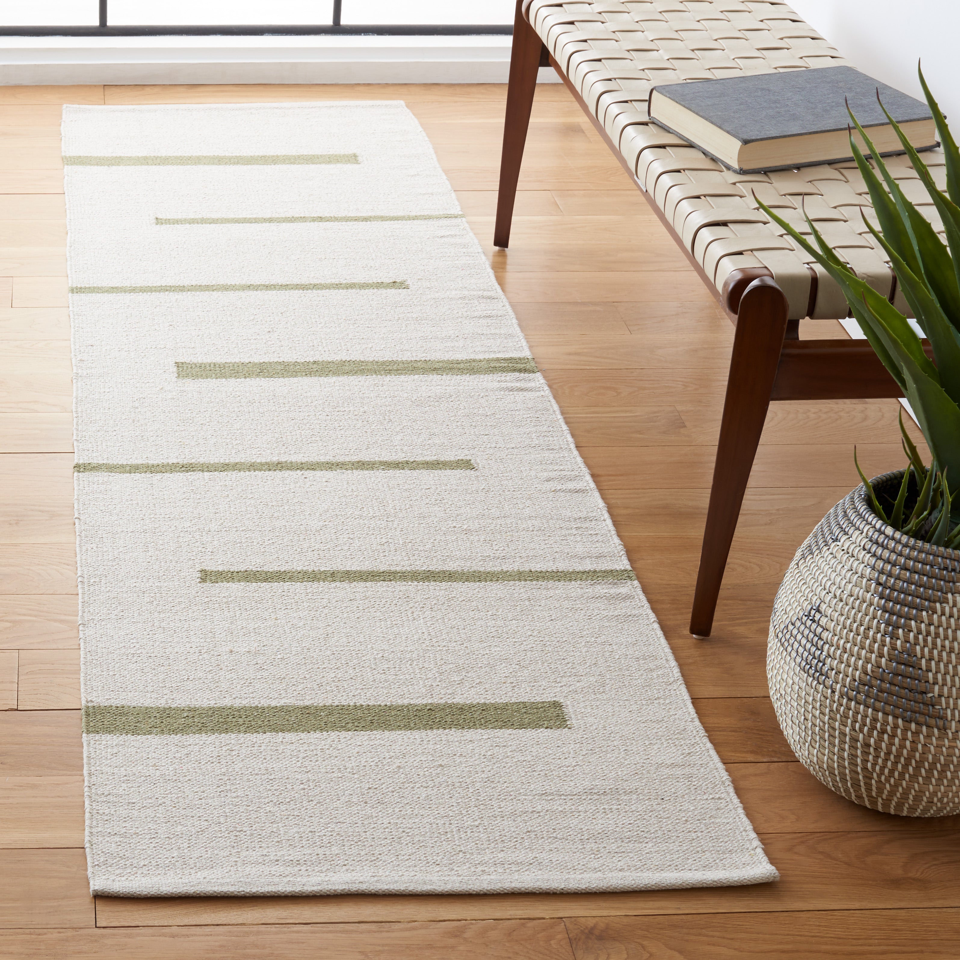MONTAUK 311 – IVORY / LIGHT GREEN
