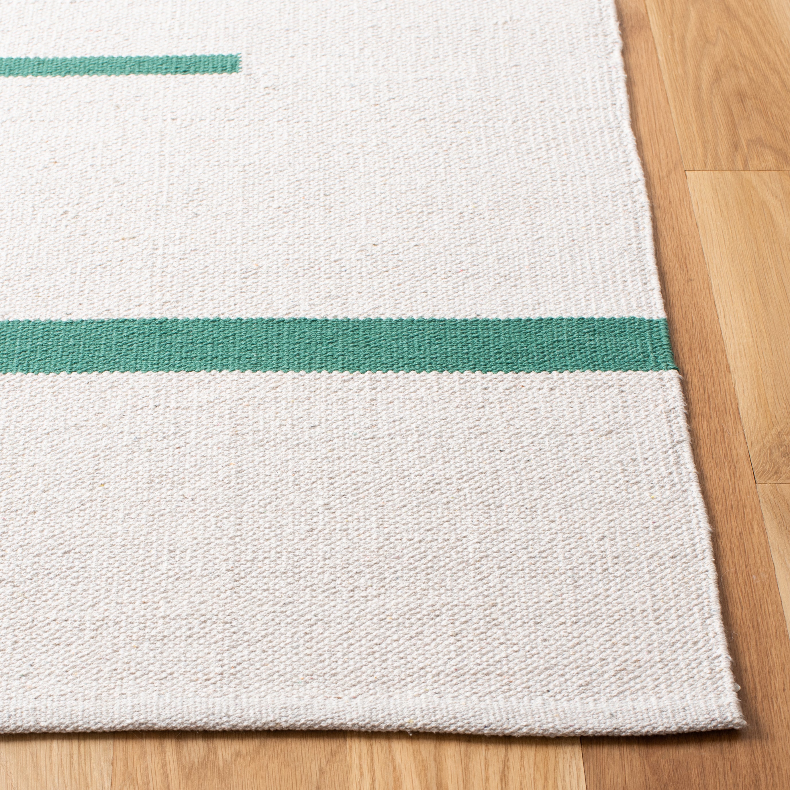 MONTAUK 311 – IVORY / DARK GREEN