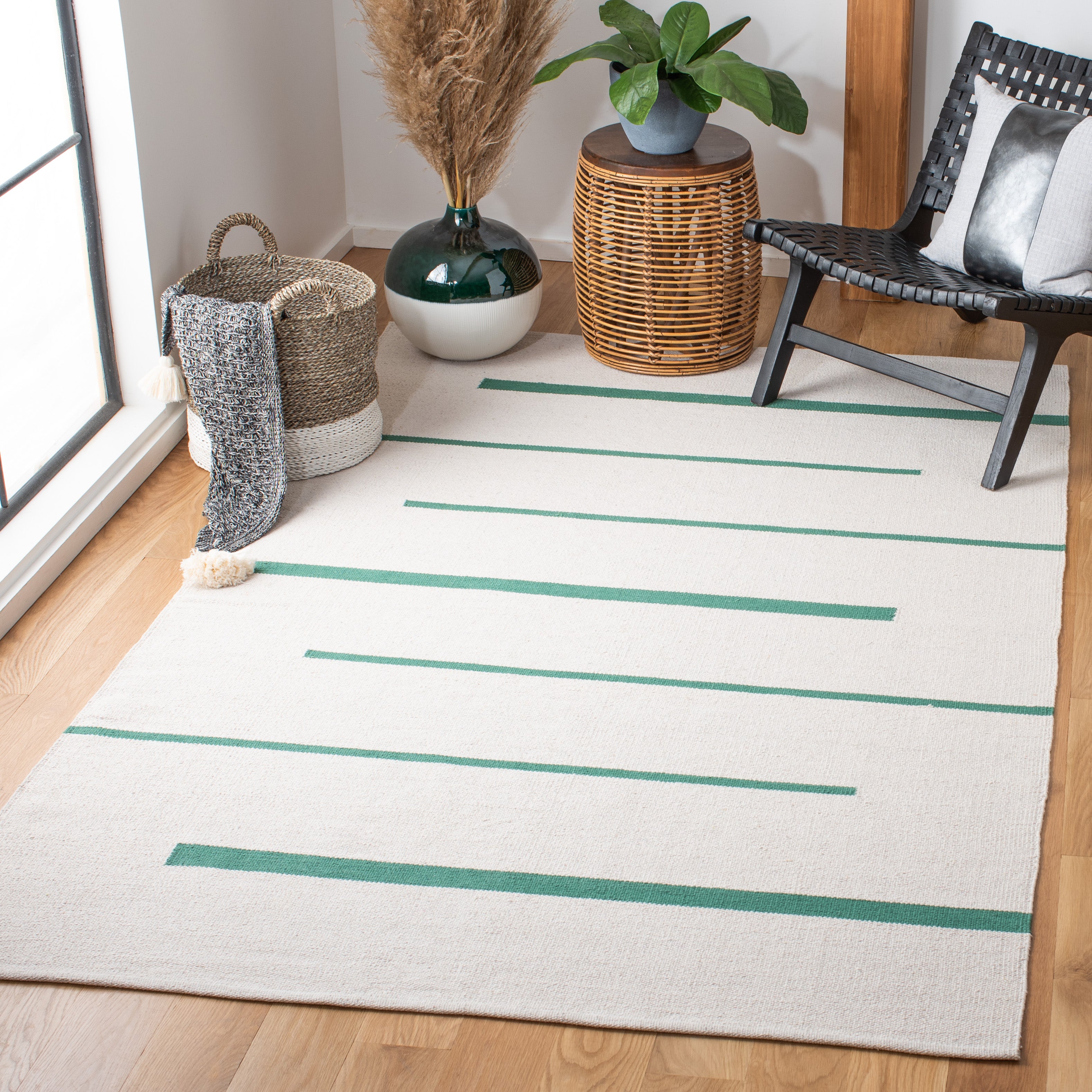 MONTAUK 311 – IVORY / DARK GREEN