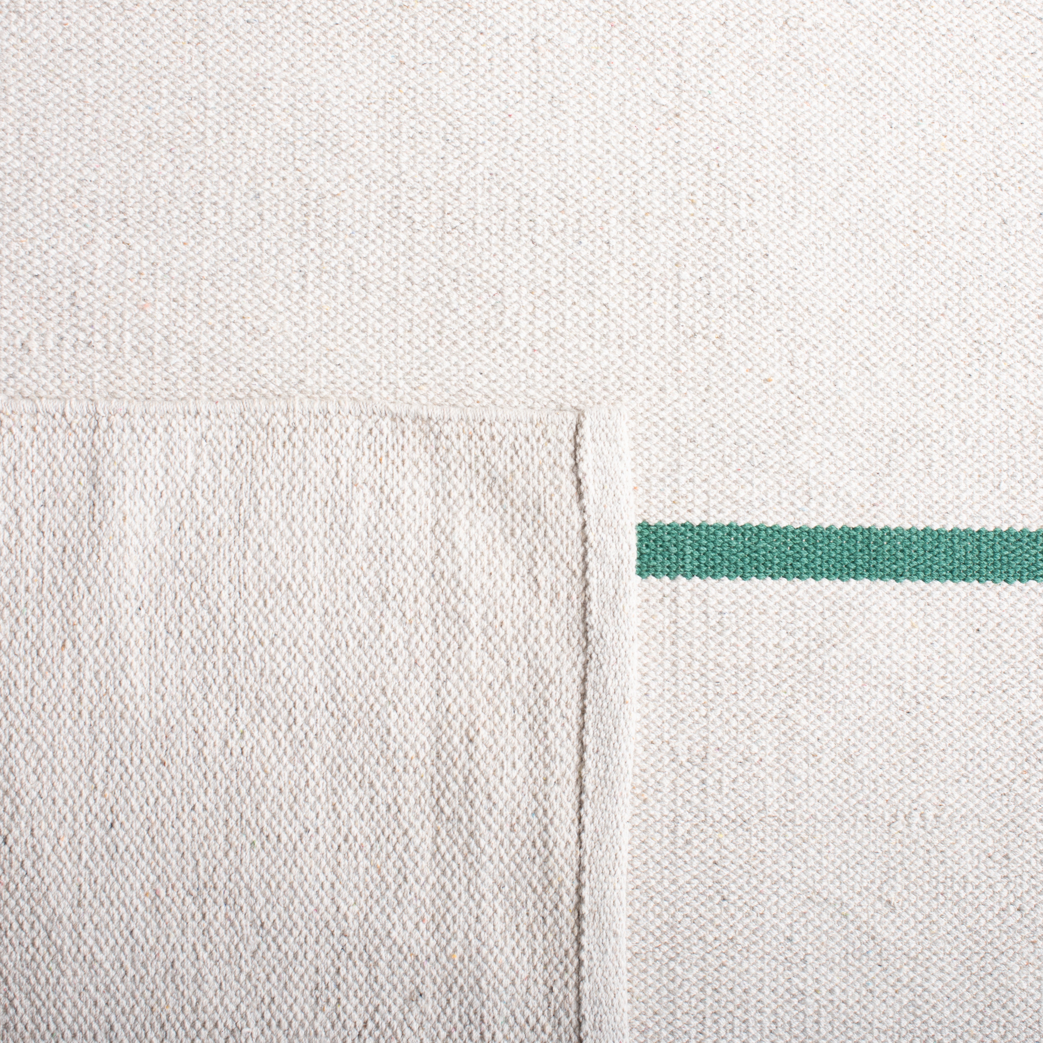 MONTAUK 311 – IVORY / DARK GREEN