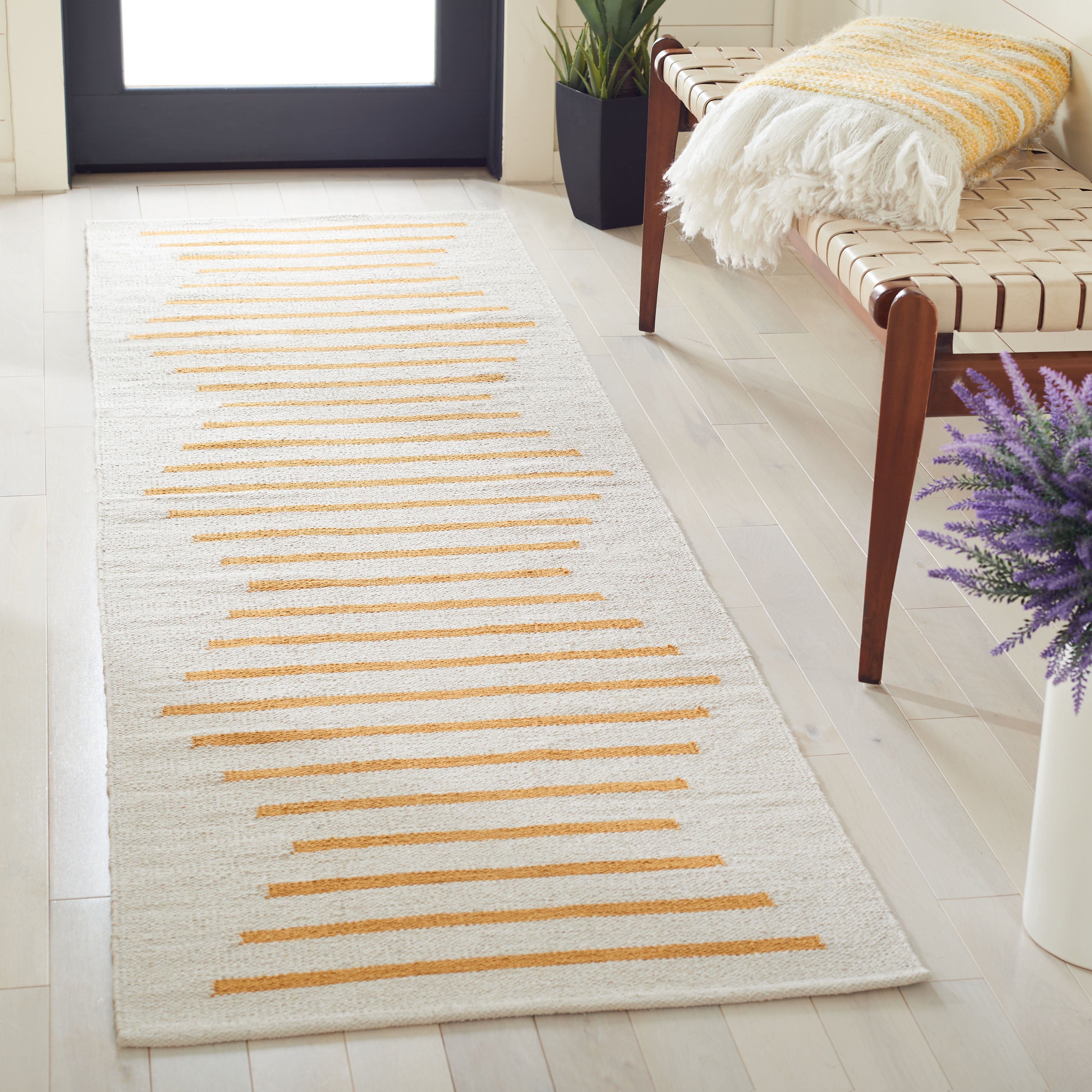 MONTAUK 313 – IVORY / GOLD