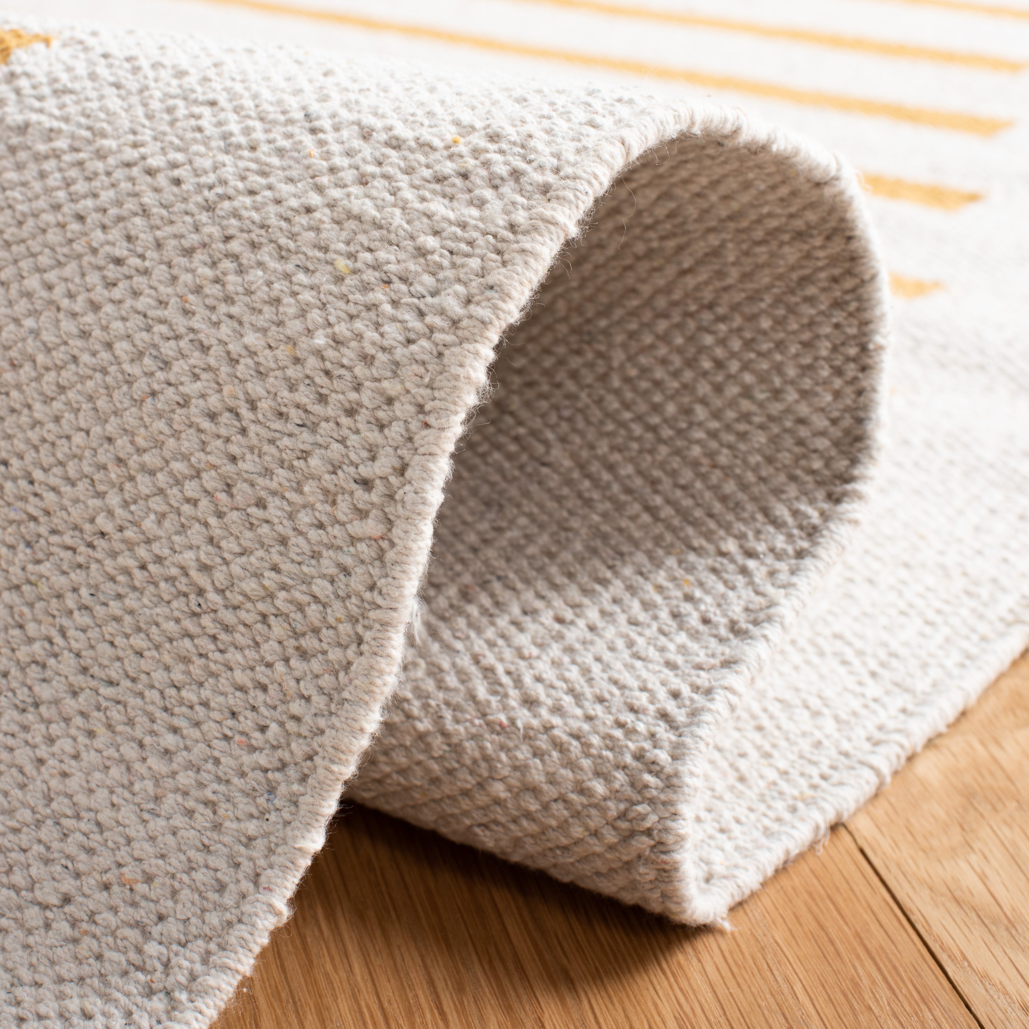 MONTAUK 313 – IVORY / GOLD