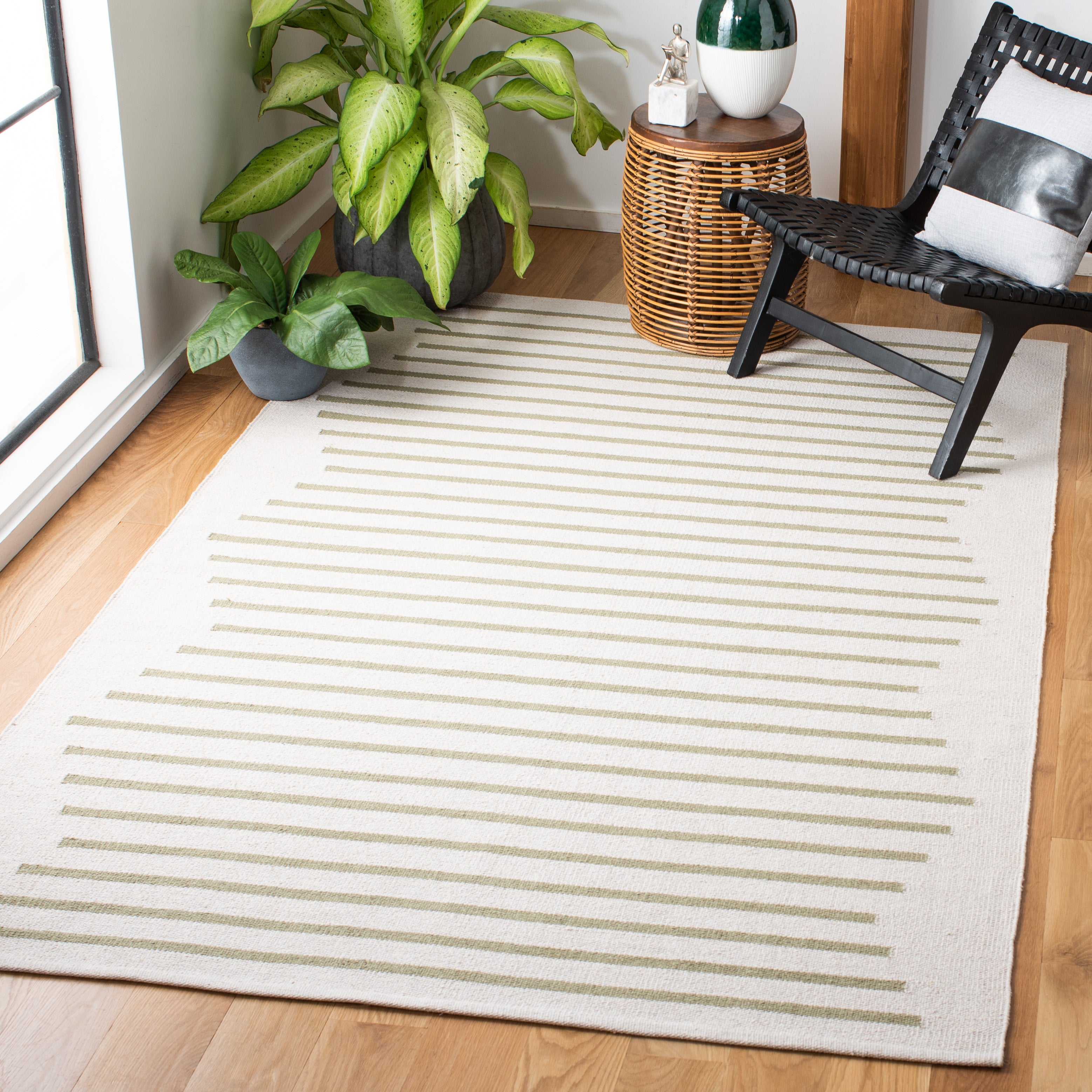 MONTAUK 313 – IVORY / LIGHT GREEN