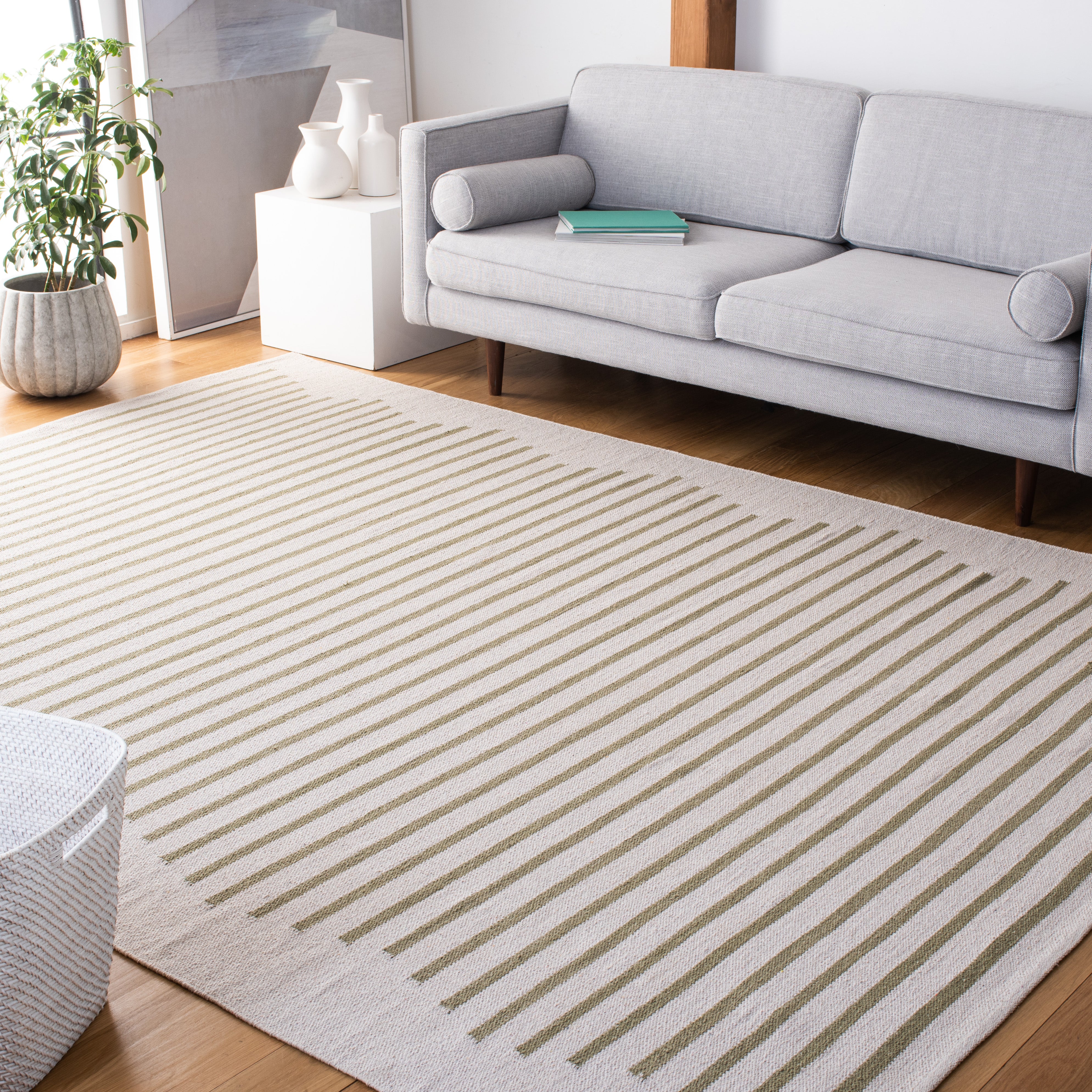 MONTAUK 313 – IVORY / LIGHT GREEN