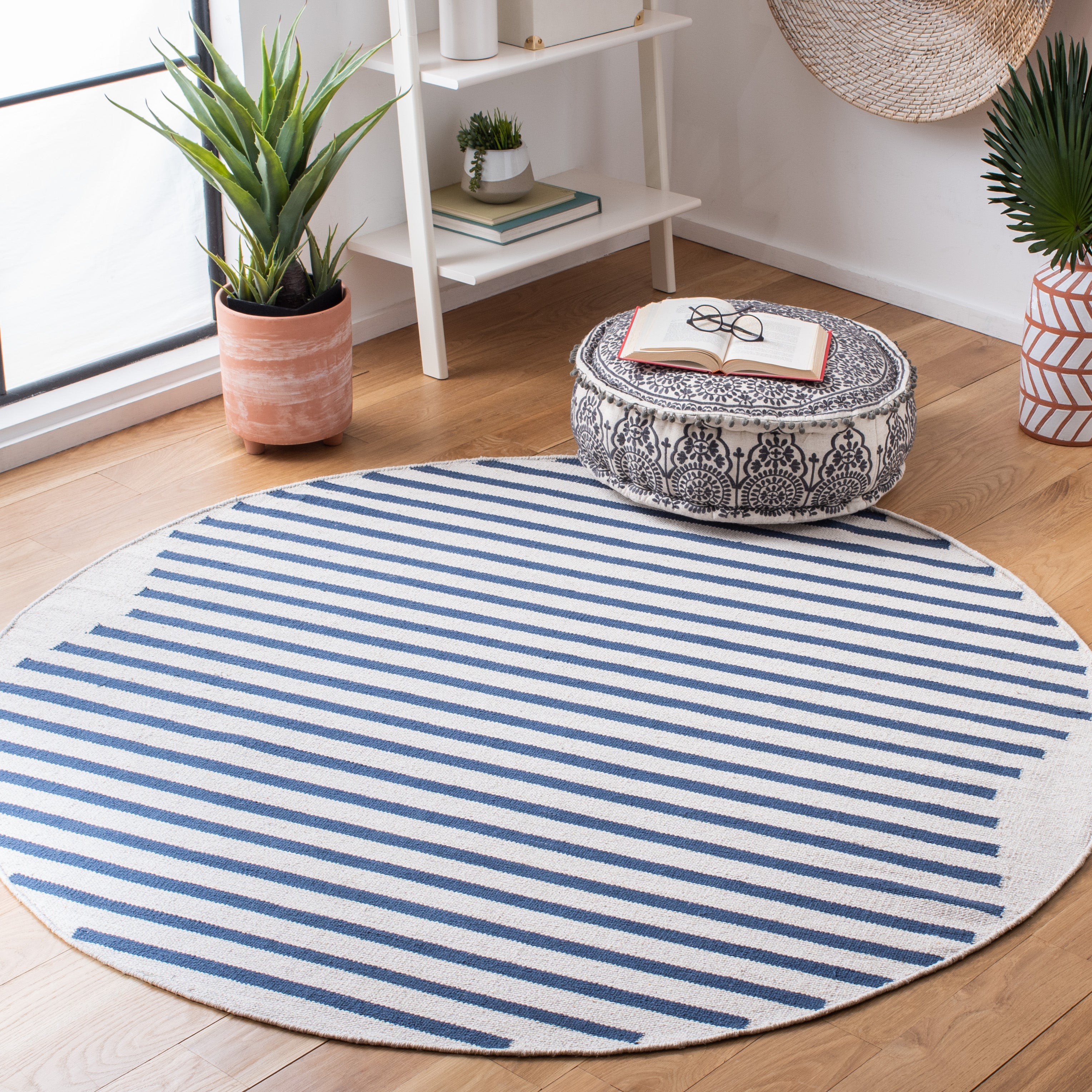 MONTAUK 313 – IVORY / NAVY