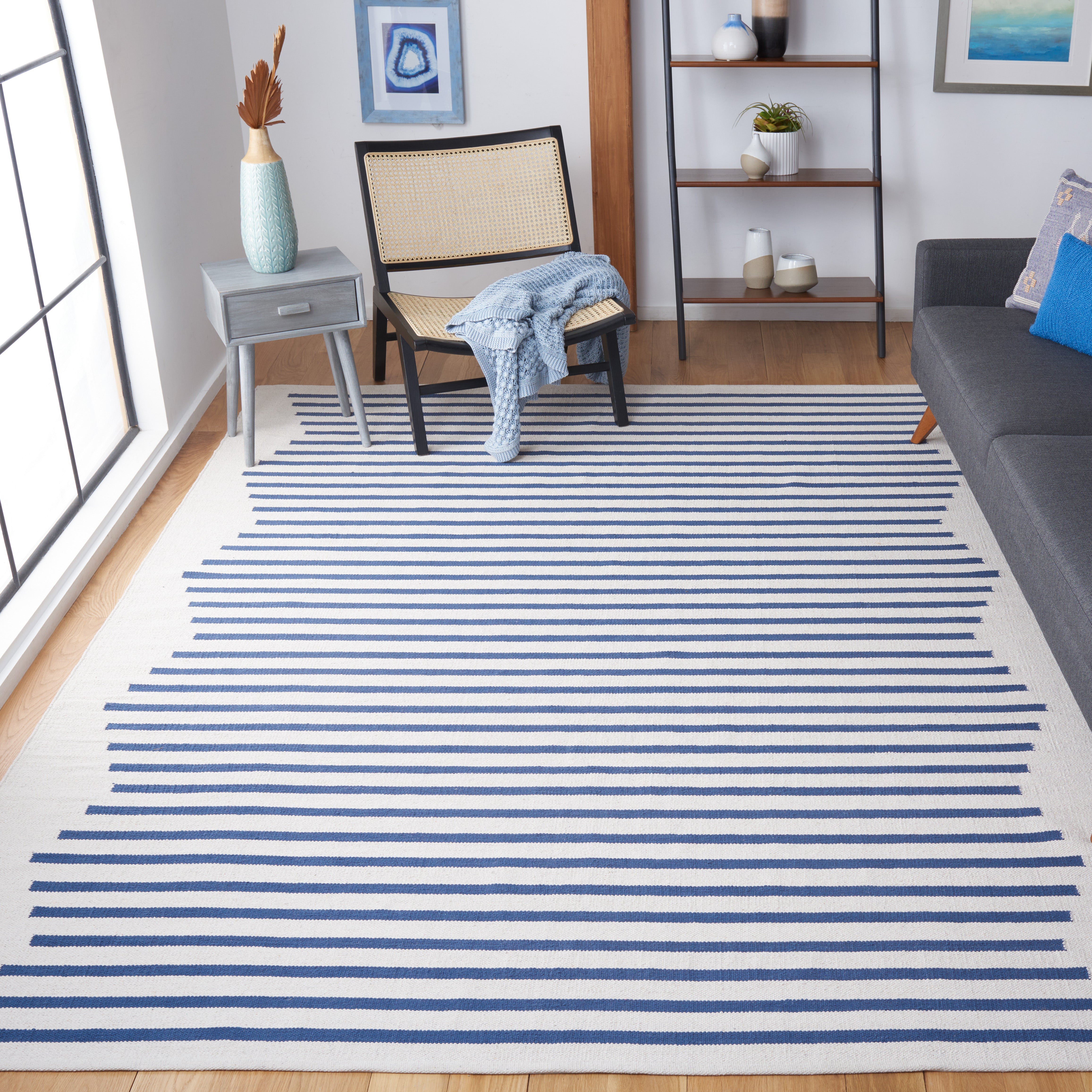 MONTAUK 313 – IVORY / NAVY