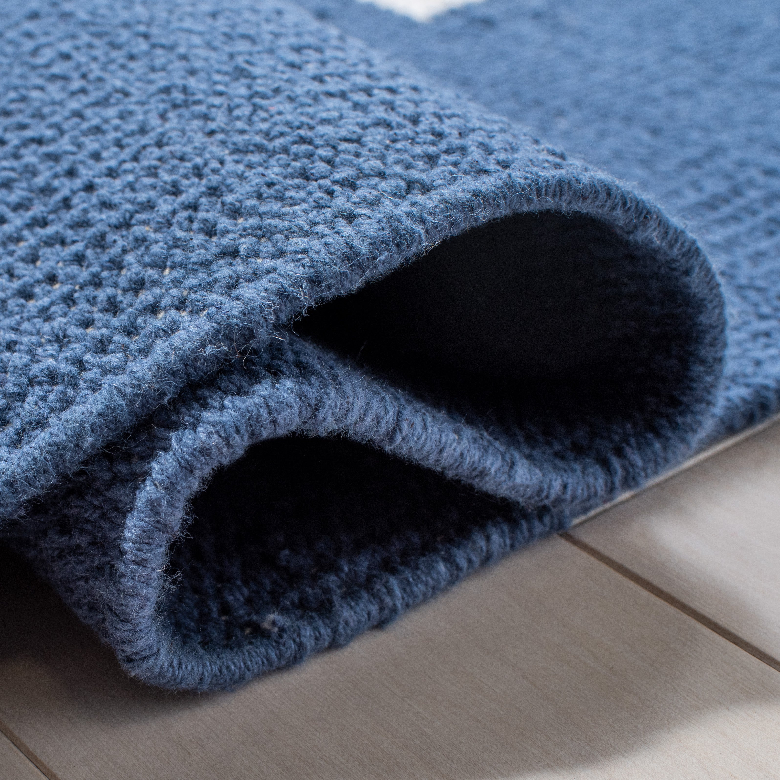 MONTAUK 313 – NAVY / IVORY