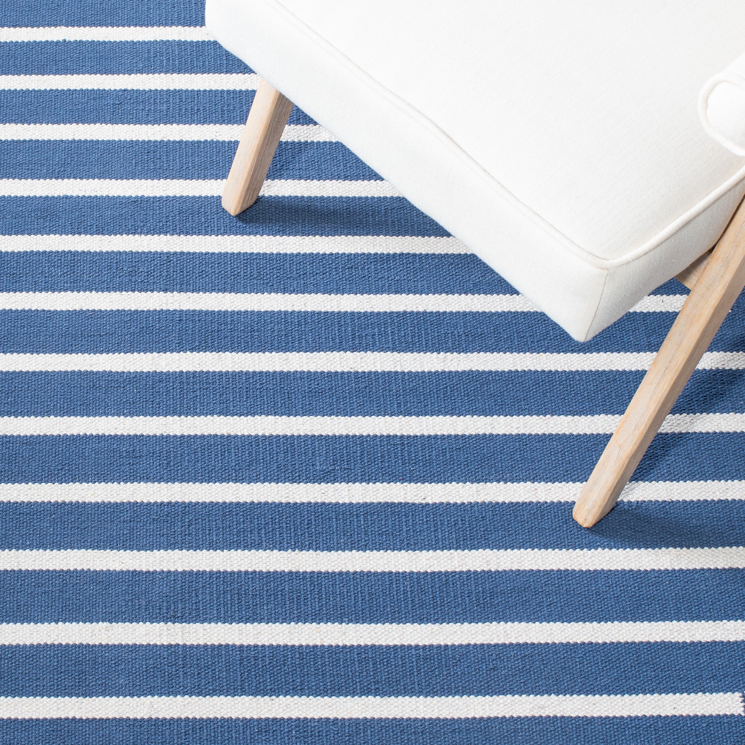 MONTAUK 313 – NAVY / IVORY