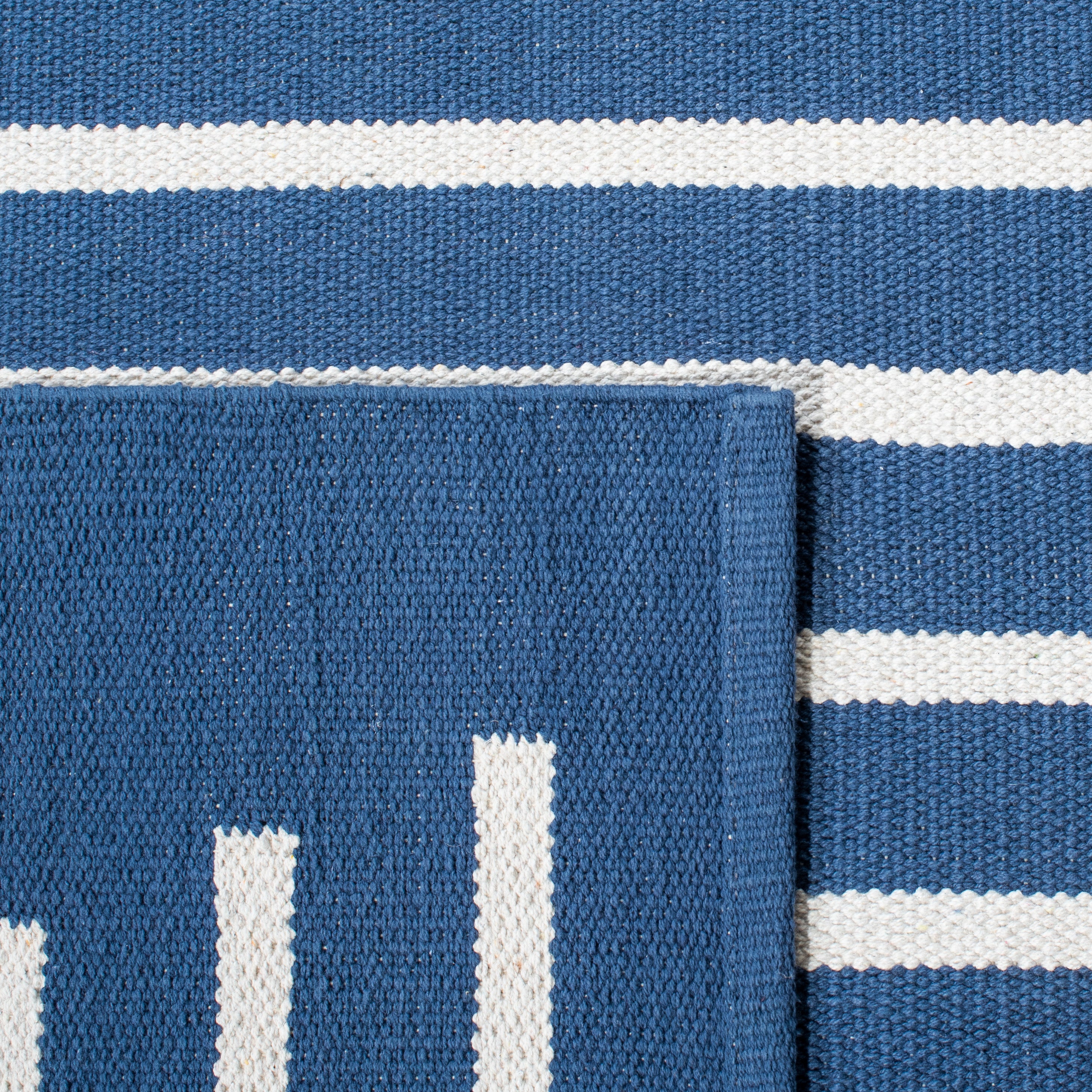MONTAUK 313 – NAVY / IVORY