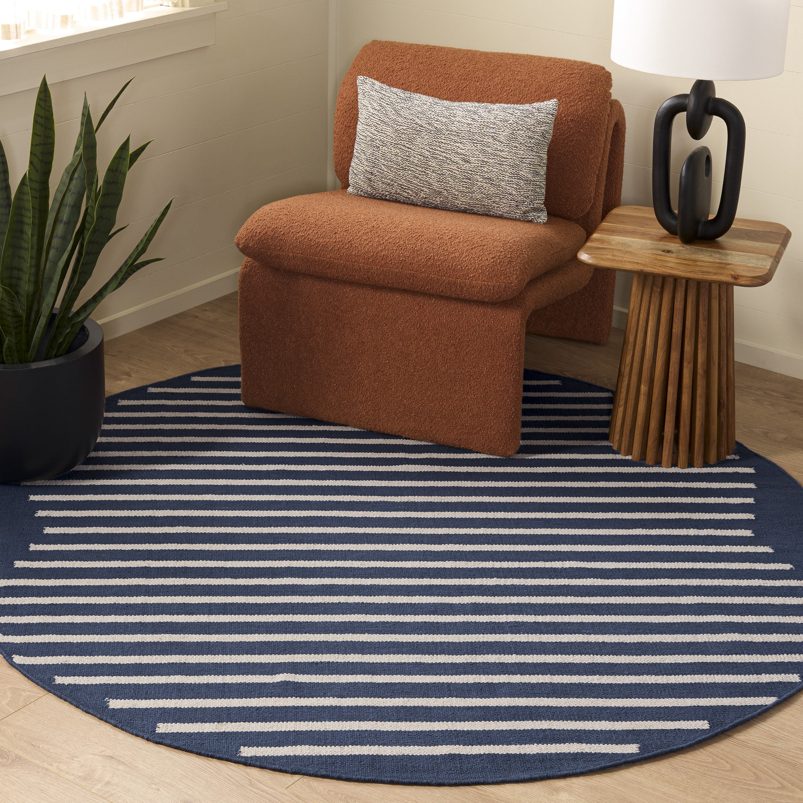 MONTAUK 313 – NAVY / IVORY