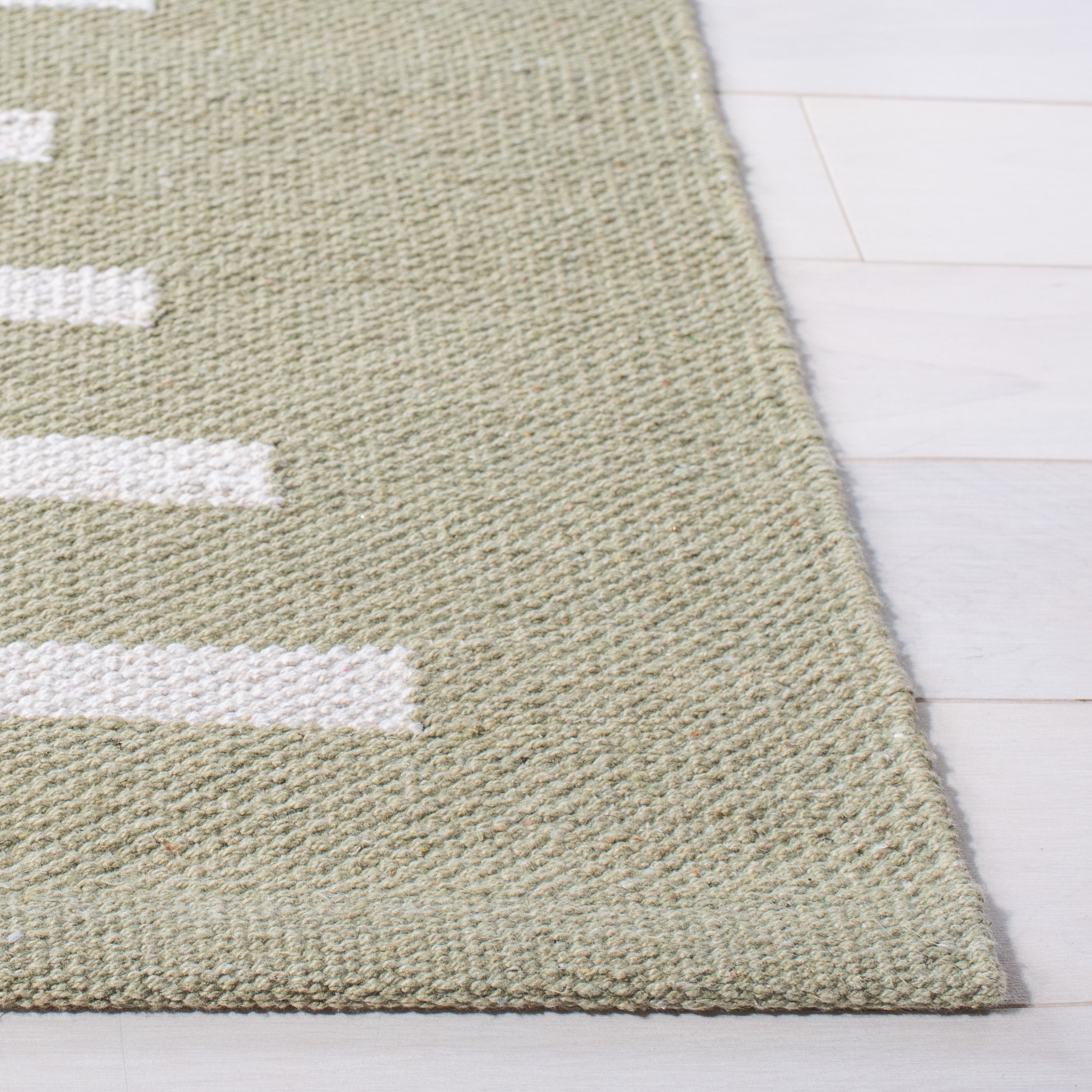 MONTAUK 313 – LIGHT GREEN / IVORY