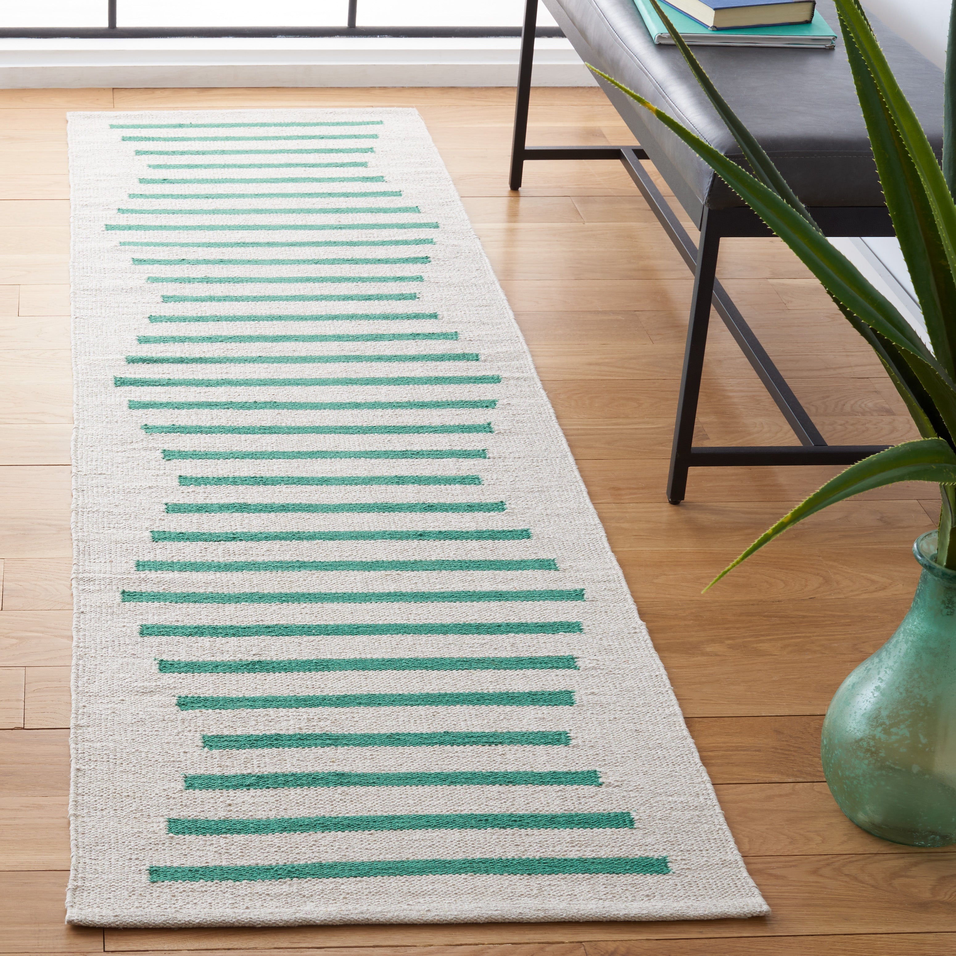 MONTAUK 313 – IVORY / DARK GREEN