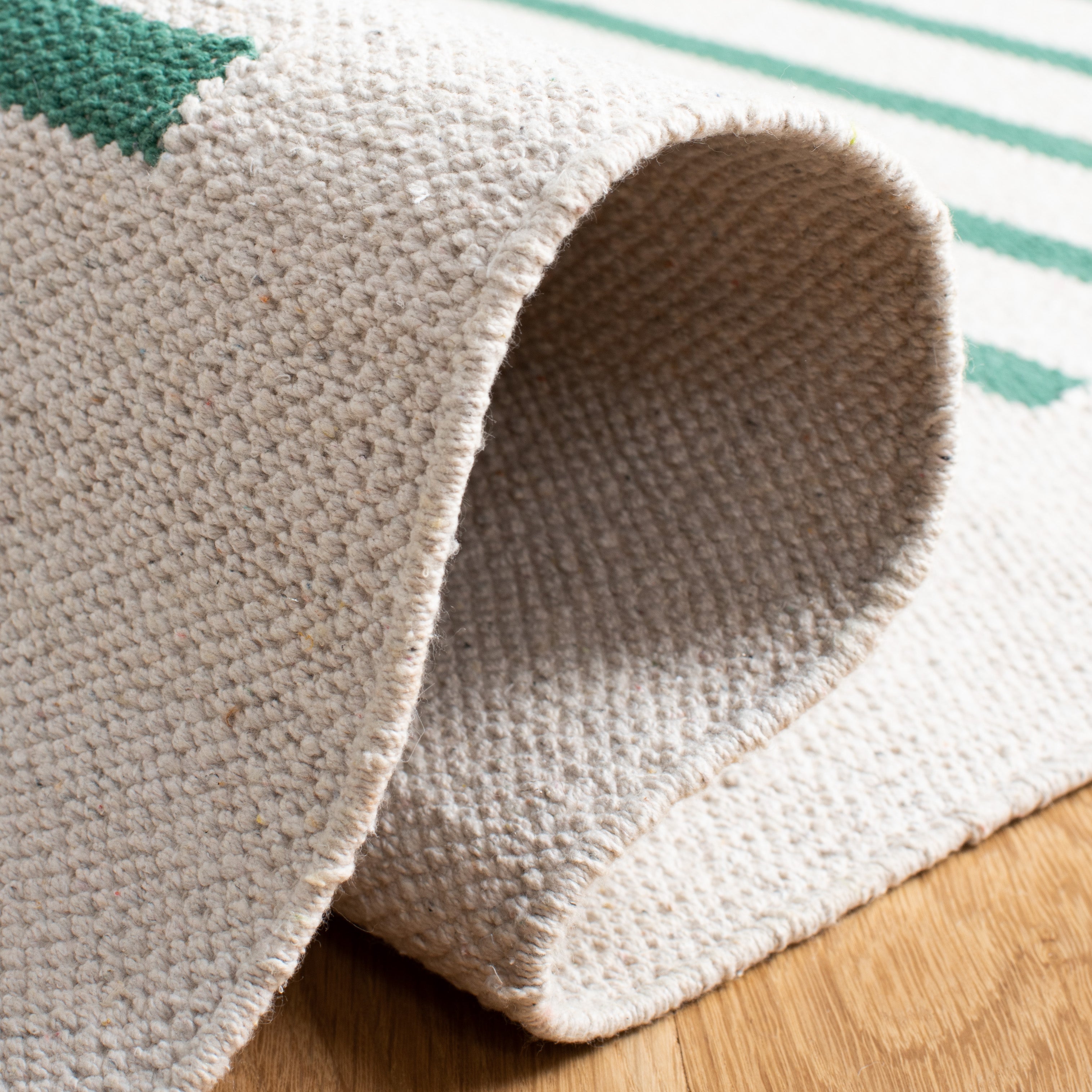 MONTAUK 313 – IVORY / DARK GREEN