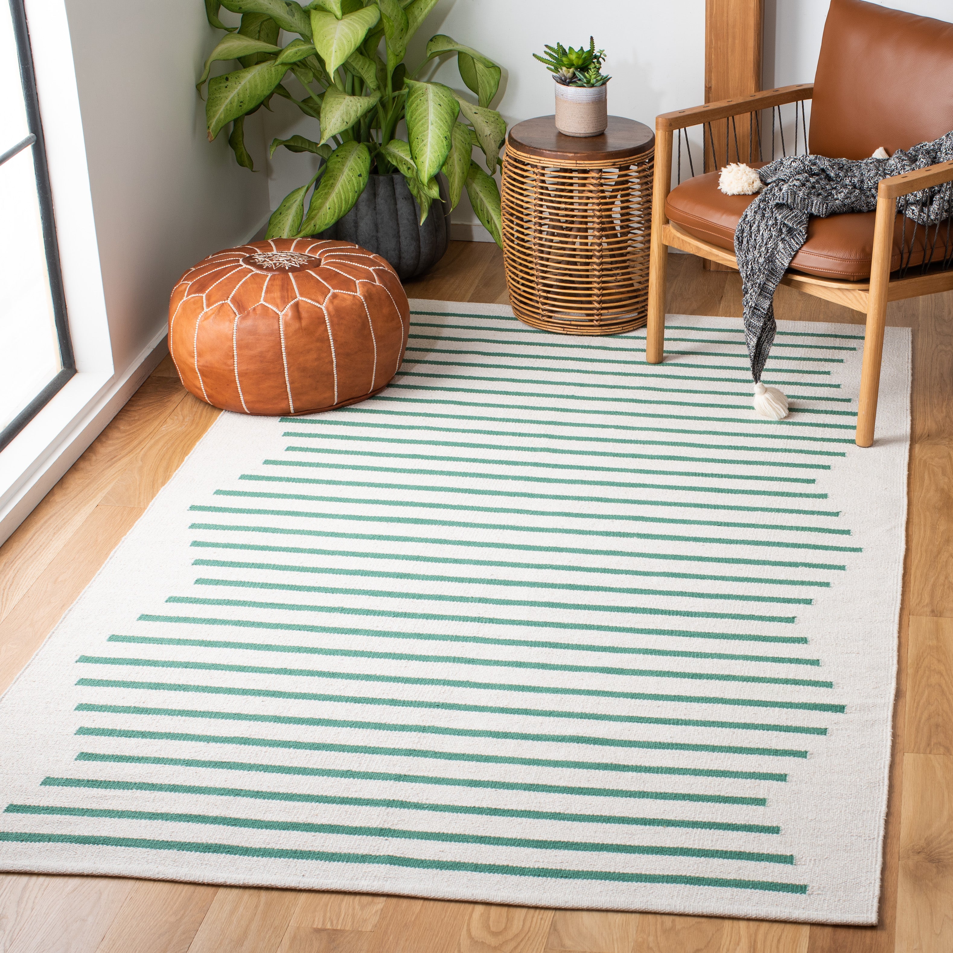 MONTAUK 313 – IVORY / DARK GREEN