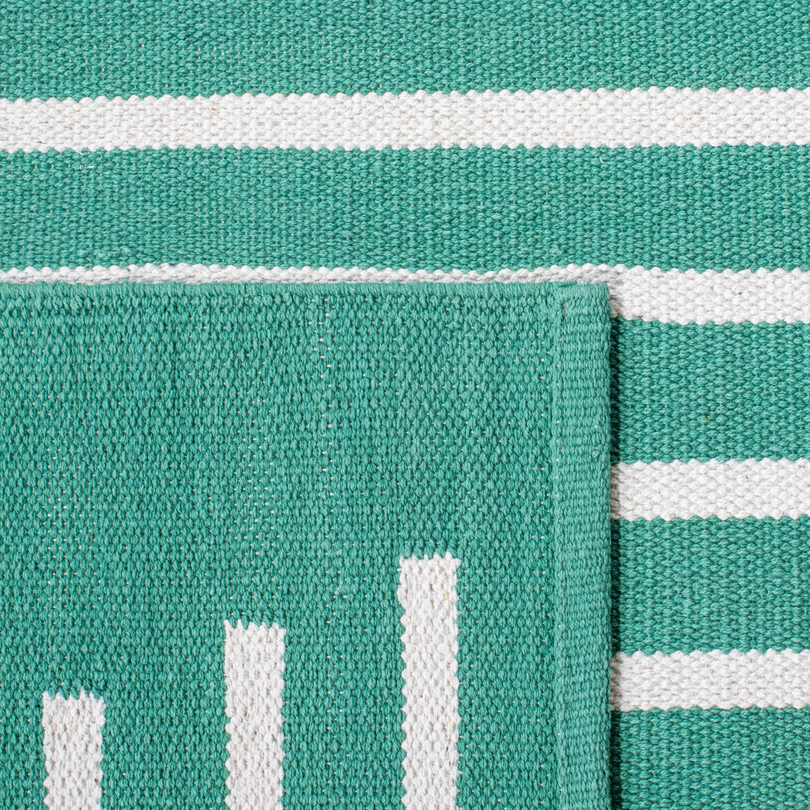 MONTAUK 313 – DARK GREEN / IVORY