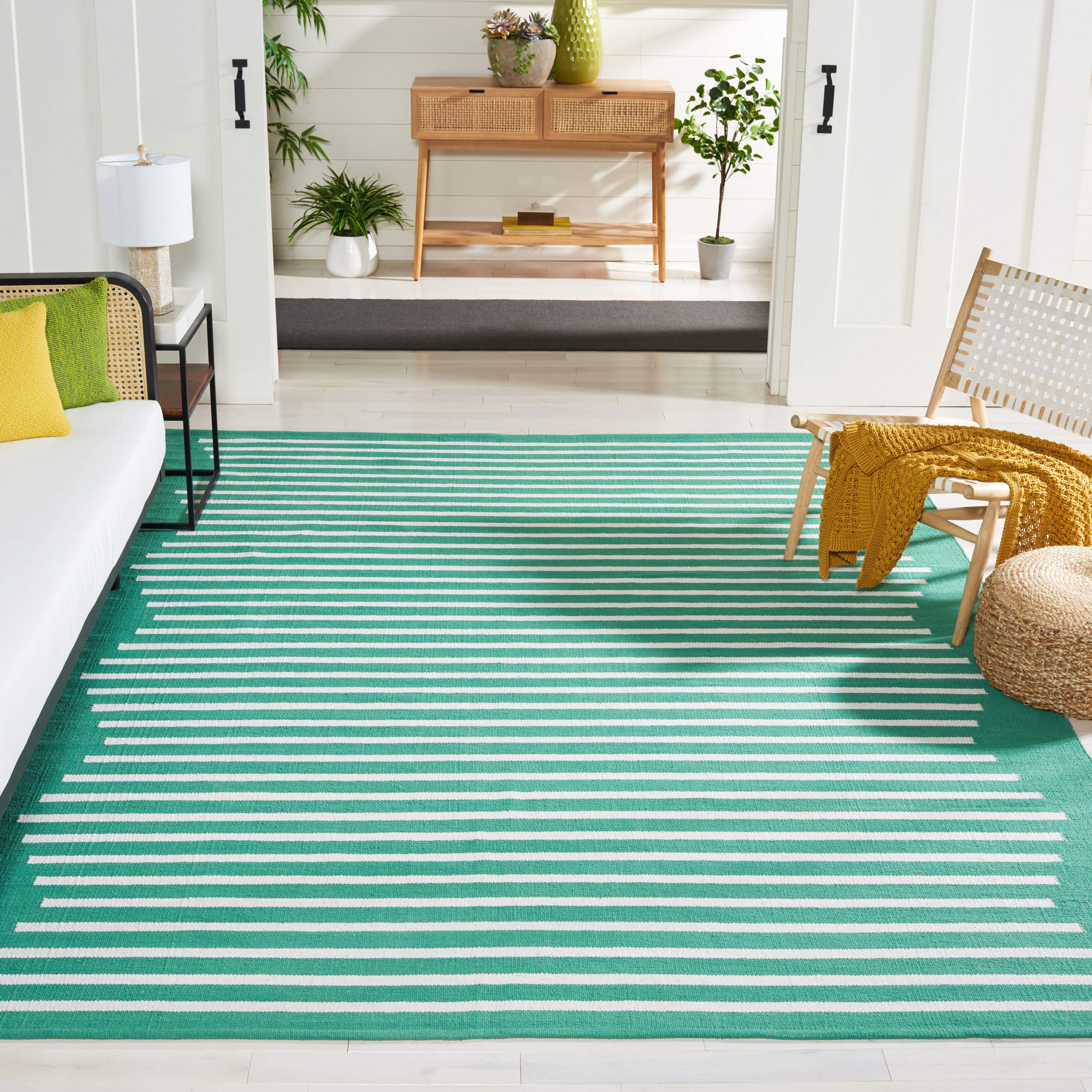 MONTAUK 313 – DARK GREEN / IVORY