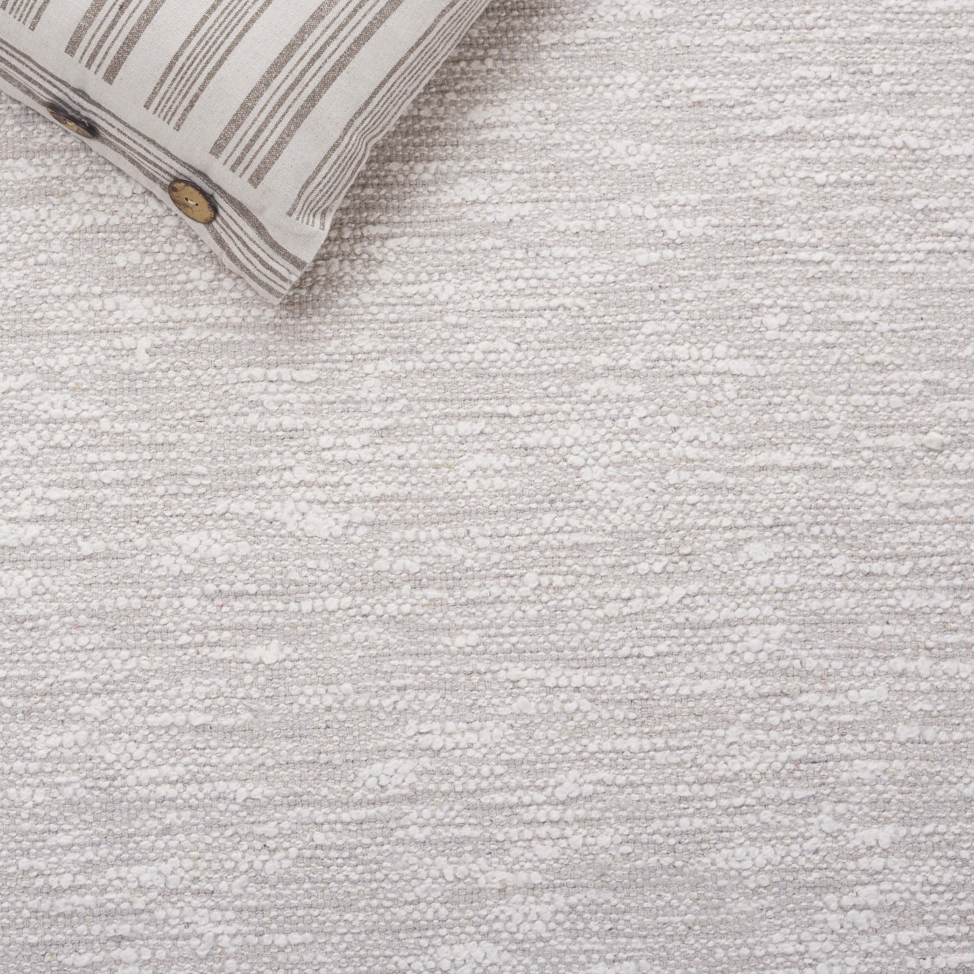 MONTAUK 319 – LIGHT GREY / IVORY