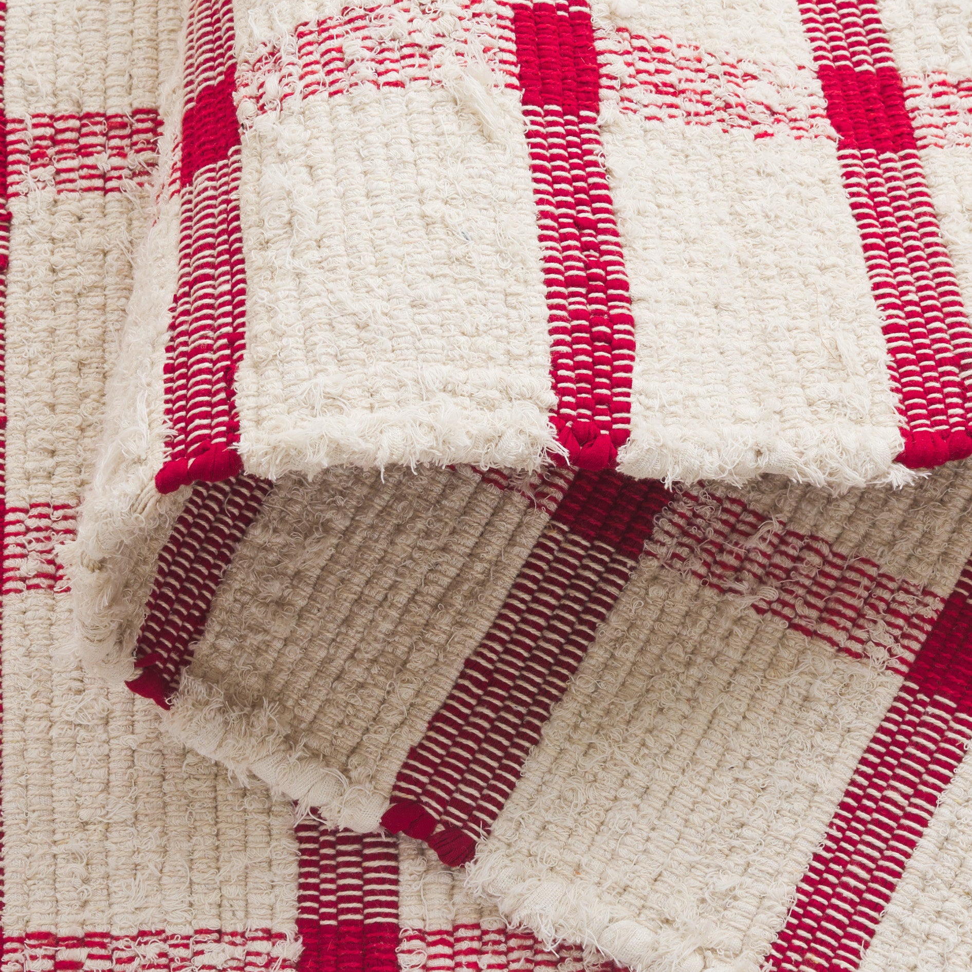 MONTAUK 322 – IVORY / RED