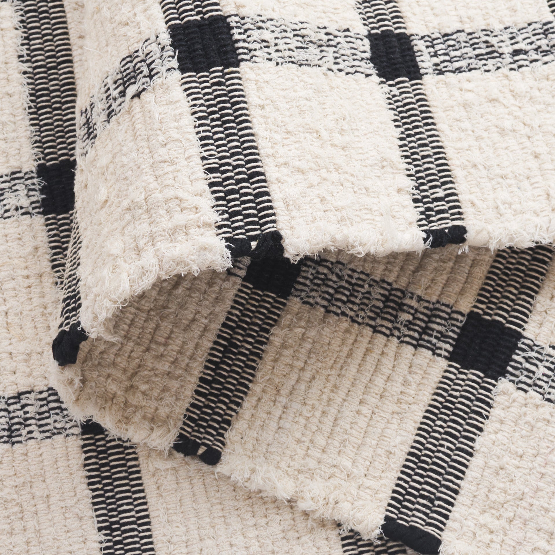 MONTAUK 322 – IVORY / BLACK