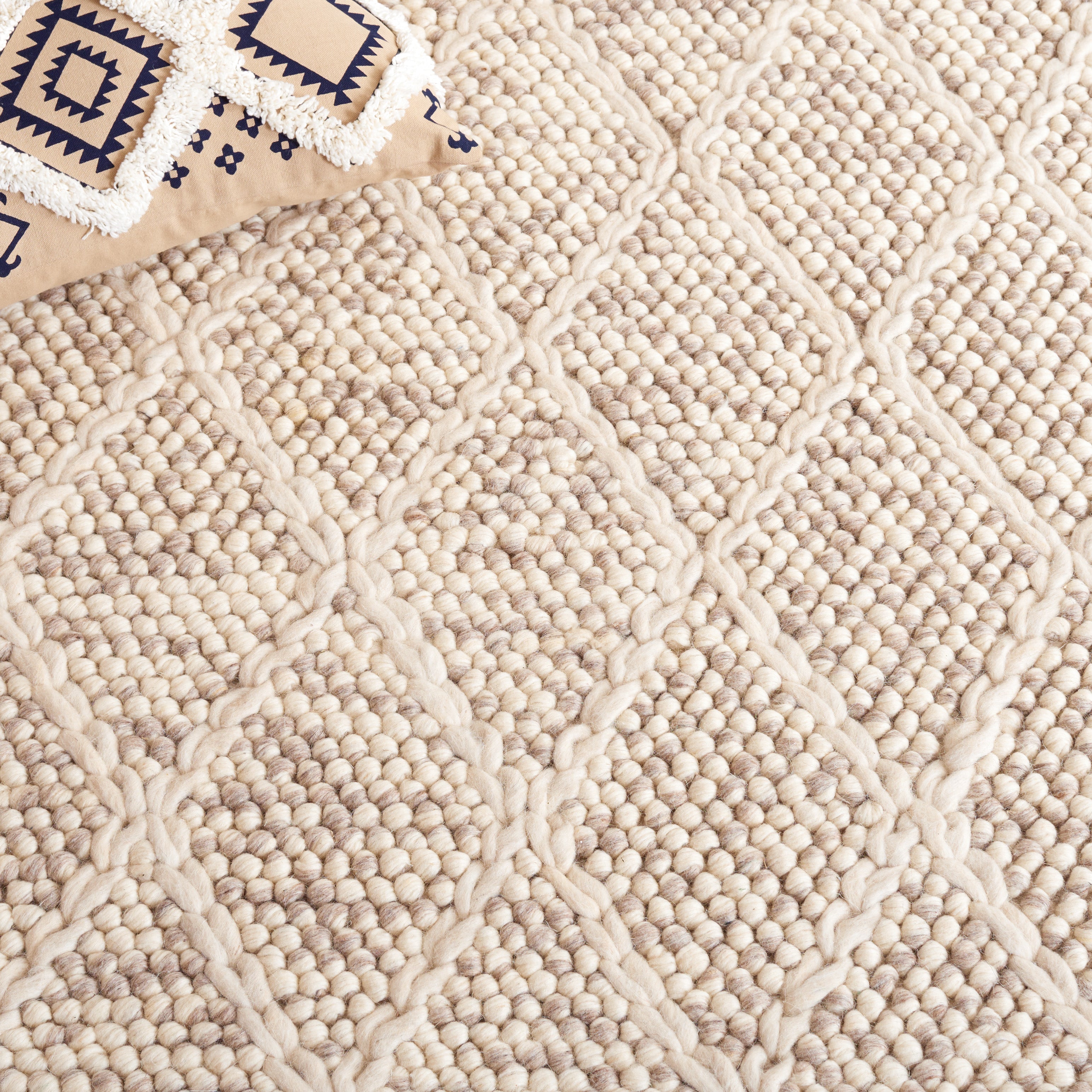 BROWN / IVORY
