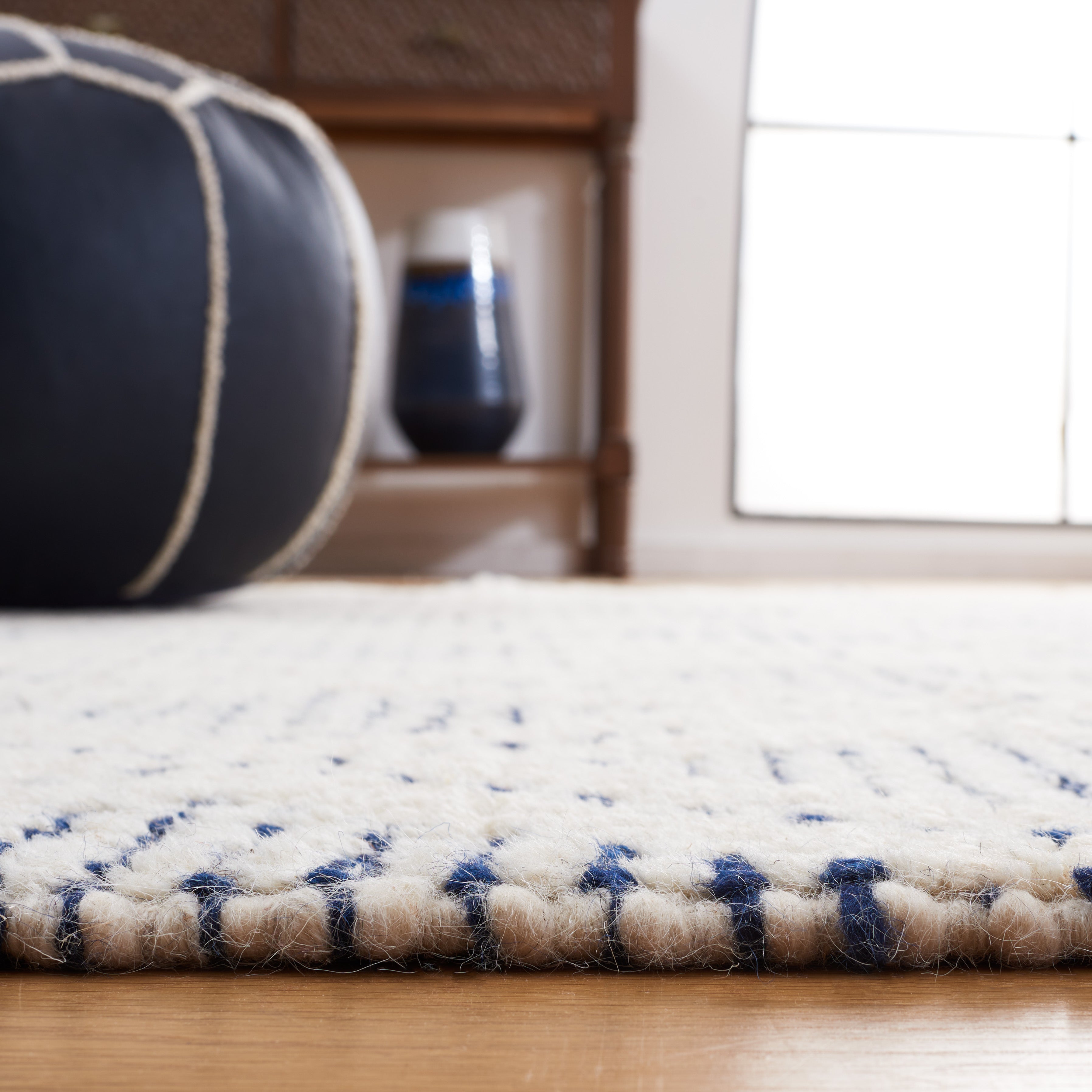 IVORY / BLUE