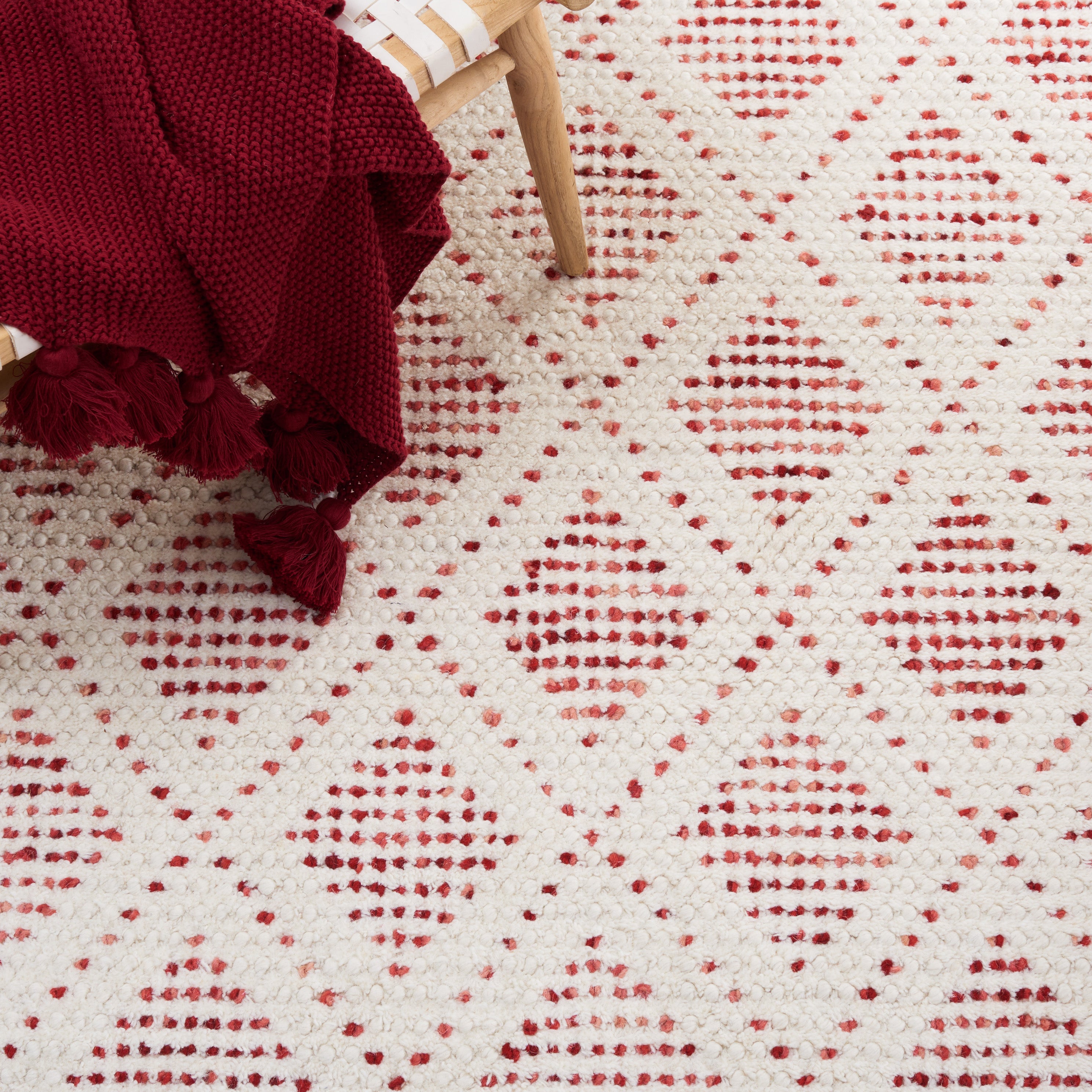 IVORY / RED