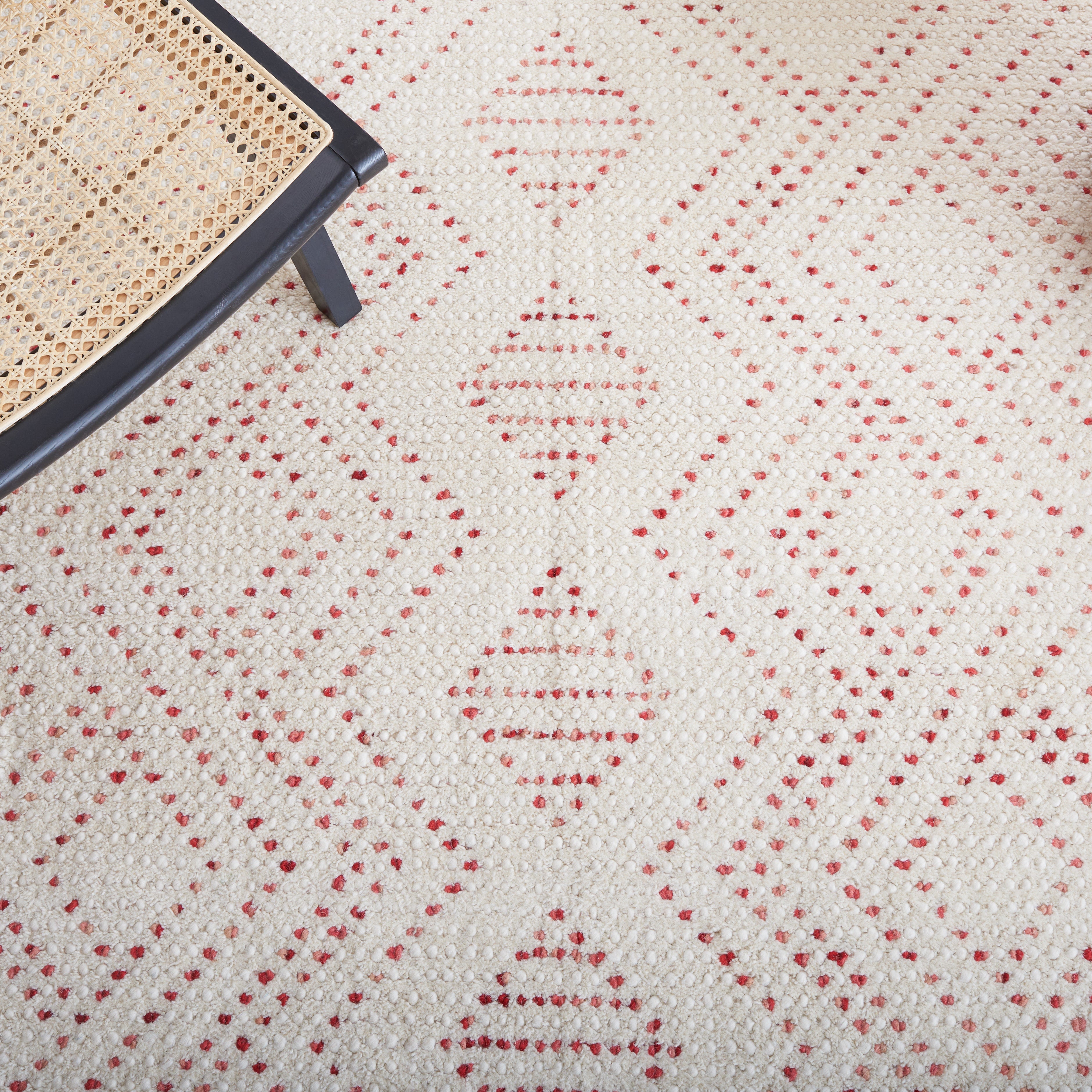 IVORY / RED