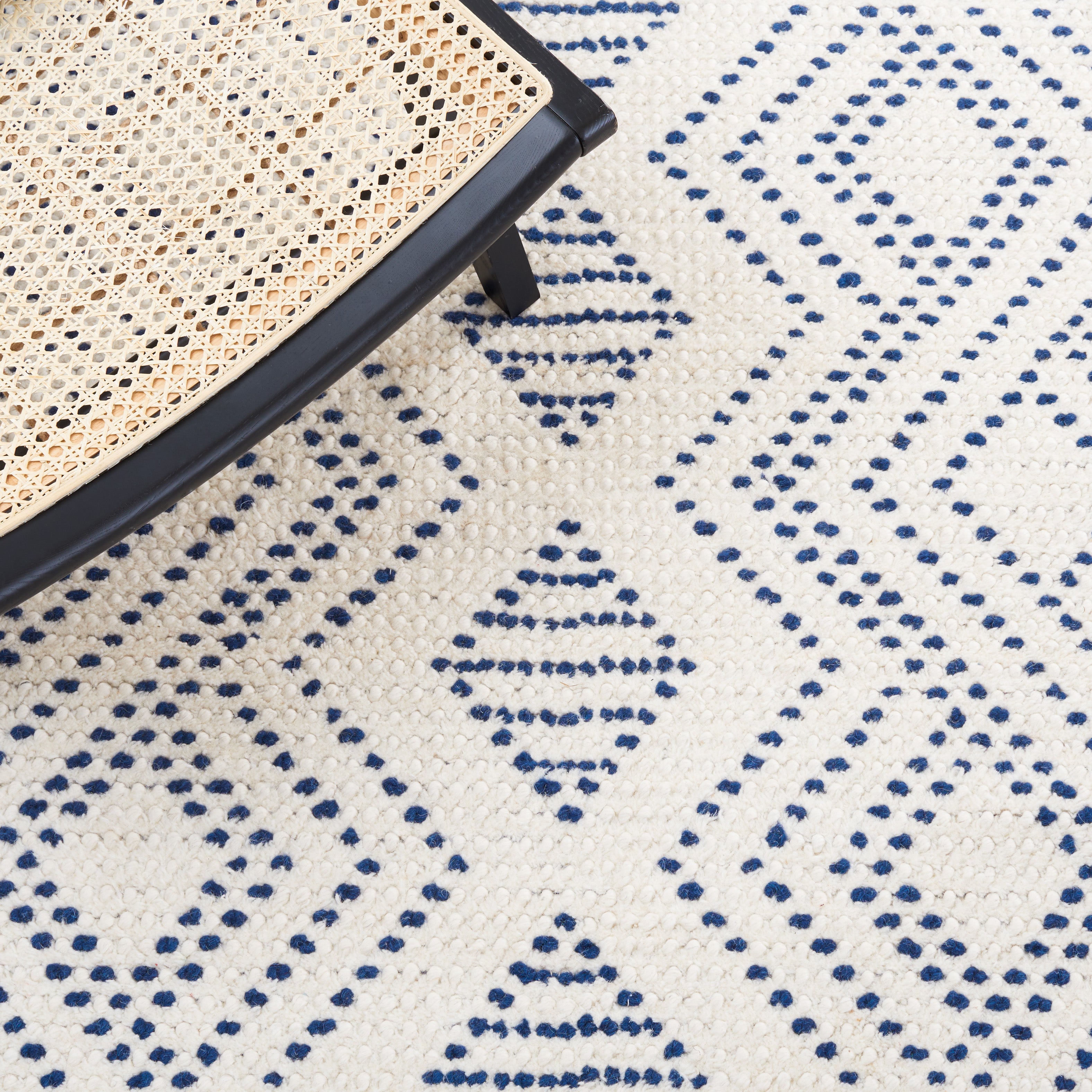 IVORY / BLUE