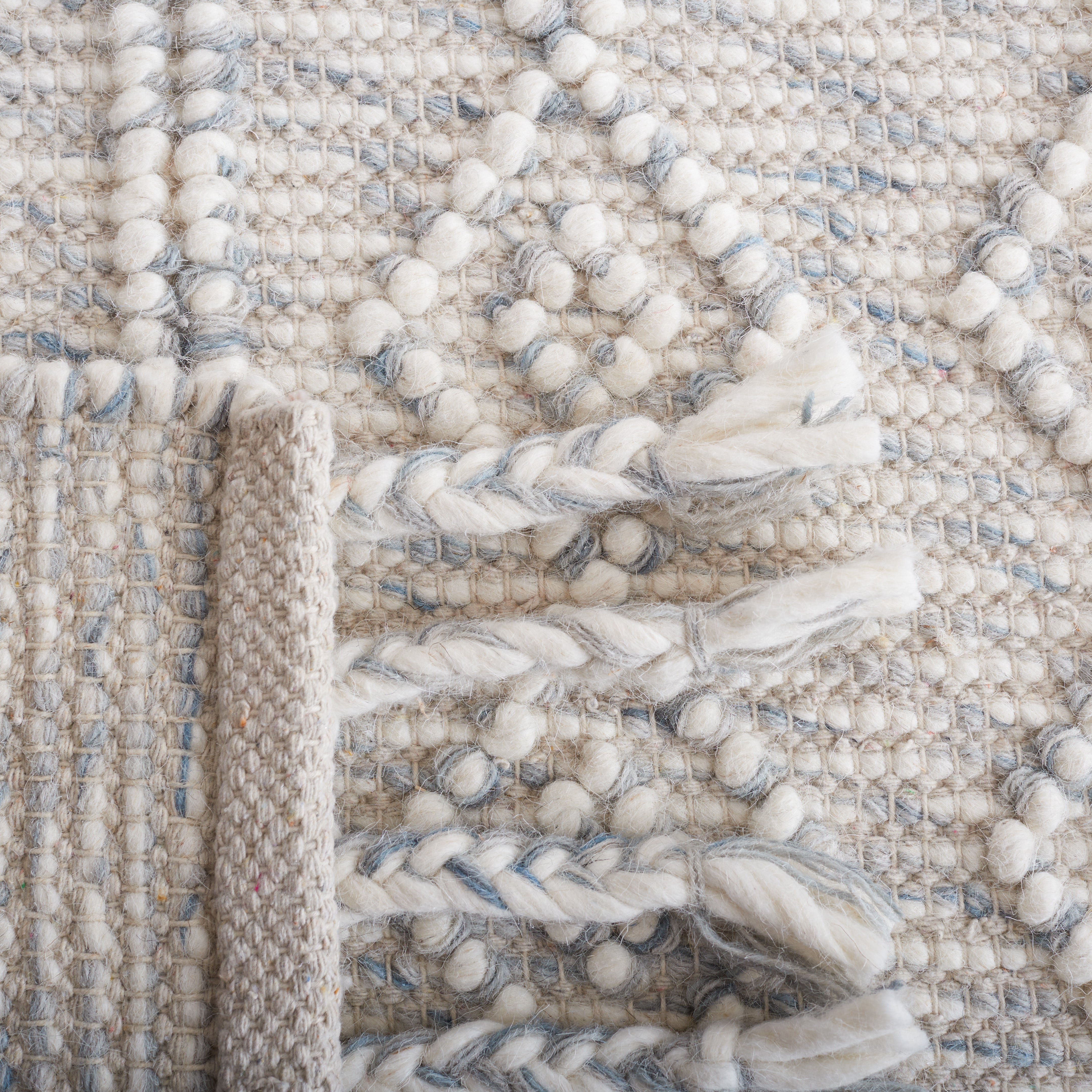 GREY / IVORY